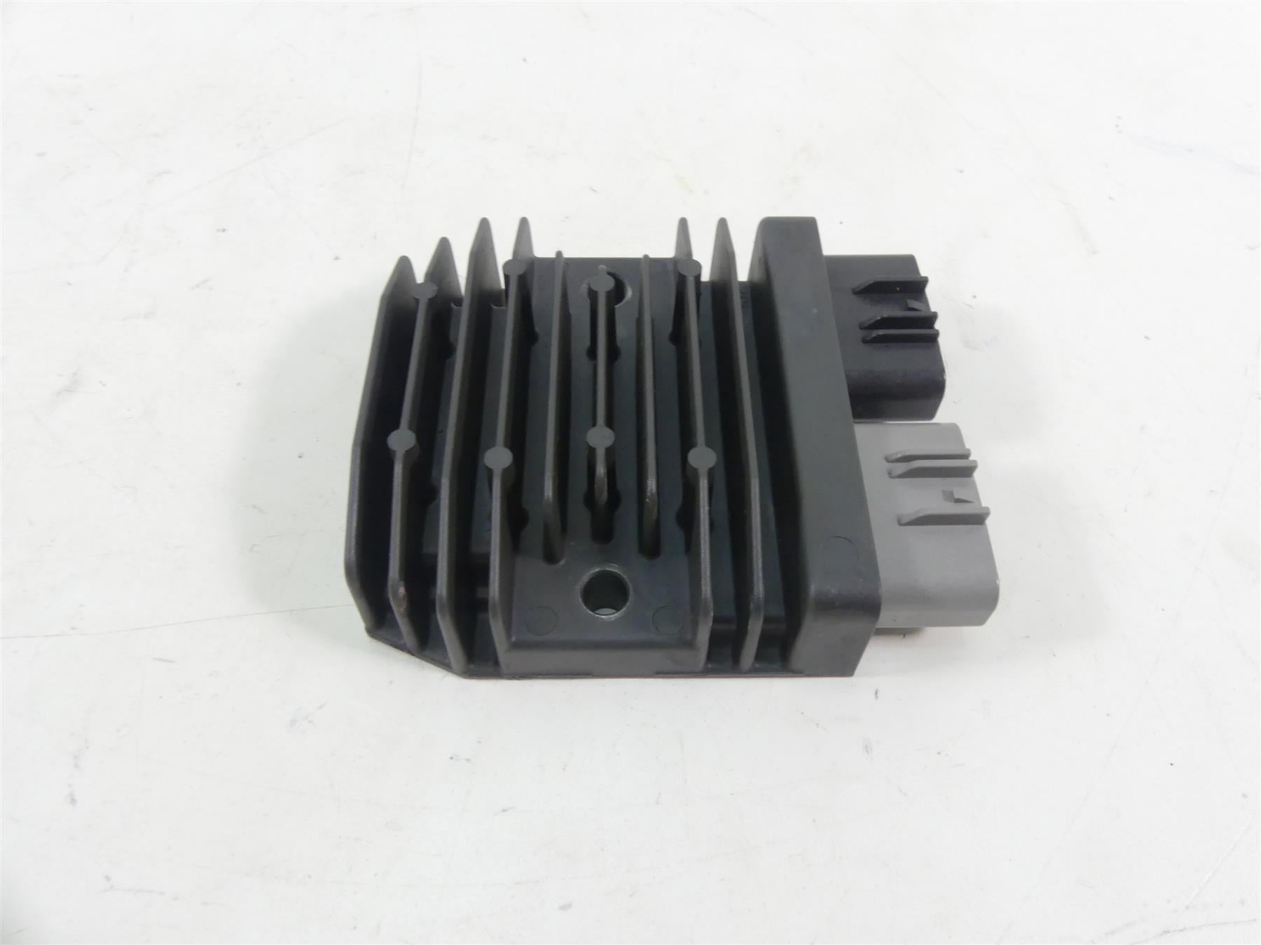 2020 Ducati Panigale V2 Rectifier Voltage Regulator 54040301B FH020AA {{ shop.shopifyCountryName }} - Mototech271