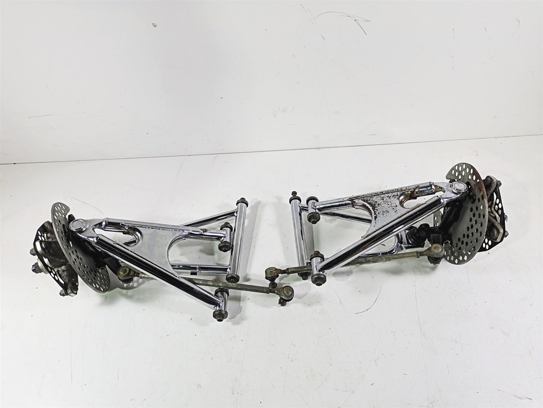 2001 Yamaha Banshee YFZ350 Front Left & Right Knee Assembly Set 2GU-23570-00-35 {{ shop.shopifyCountryName }} - Mototech271