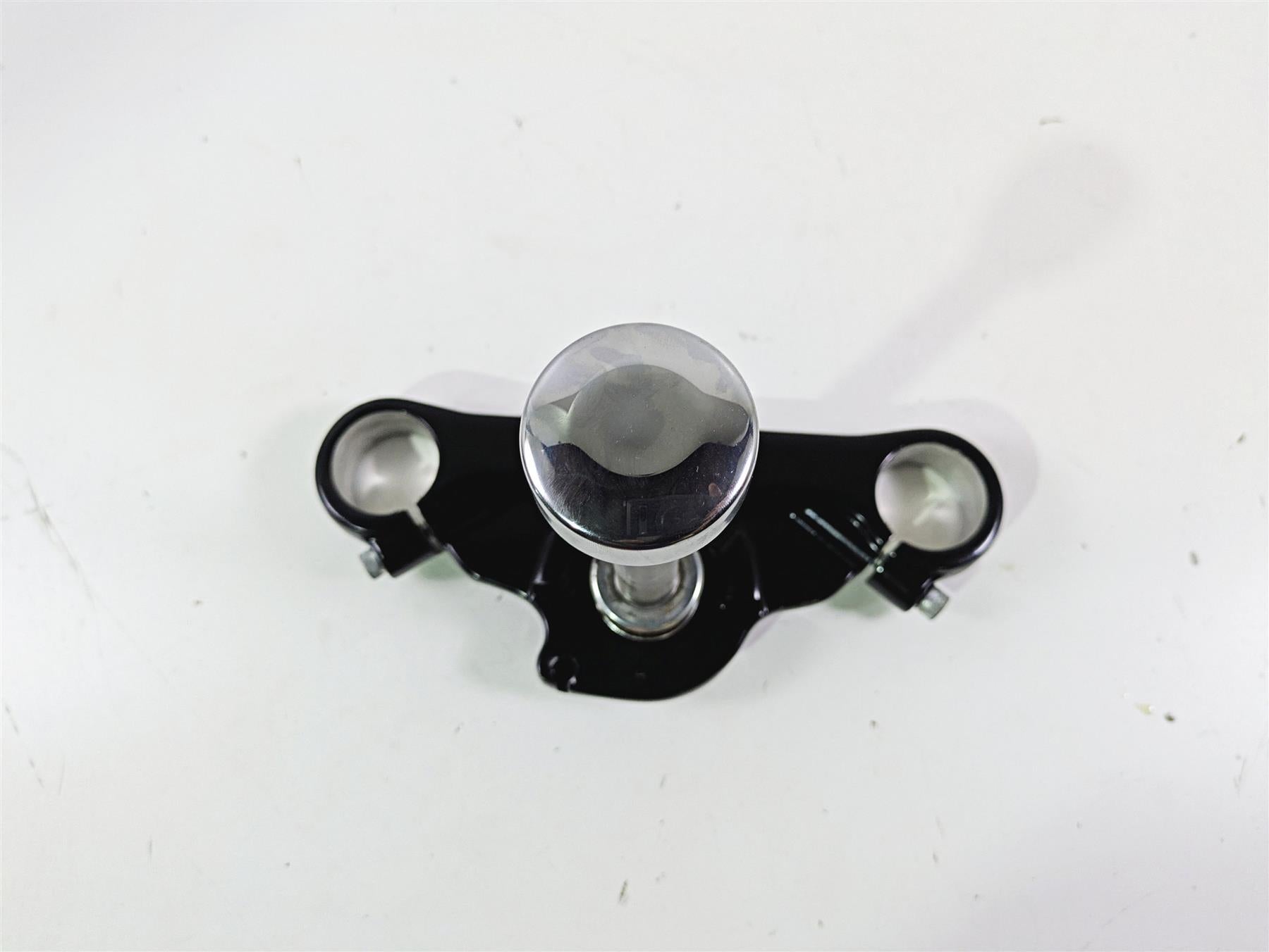 2015 Harley FXDF Dyna Fat Bob Lower Triple Tree Steering Clamp Black 48659-09 {{ shop.shopifyCountryName }} - Mototech271