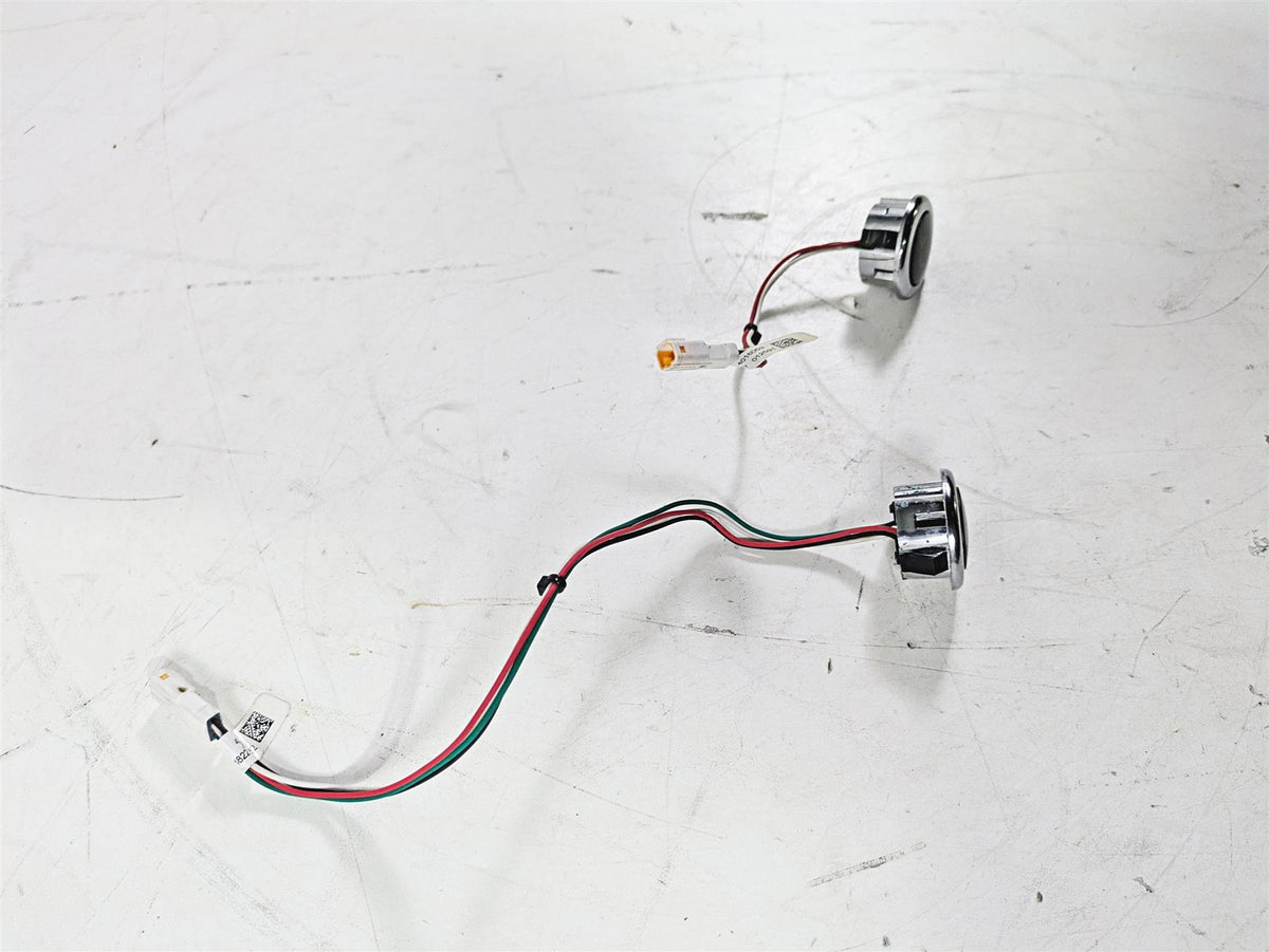 2018 Indian Chieftain Limited Power & Fog Light Push Button Knob Set 4016053 {{ shop.shopifyCountryName }} - Mototech271