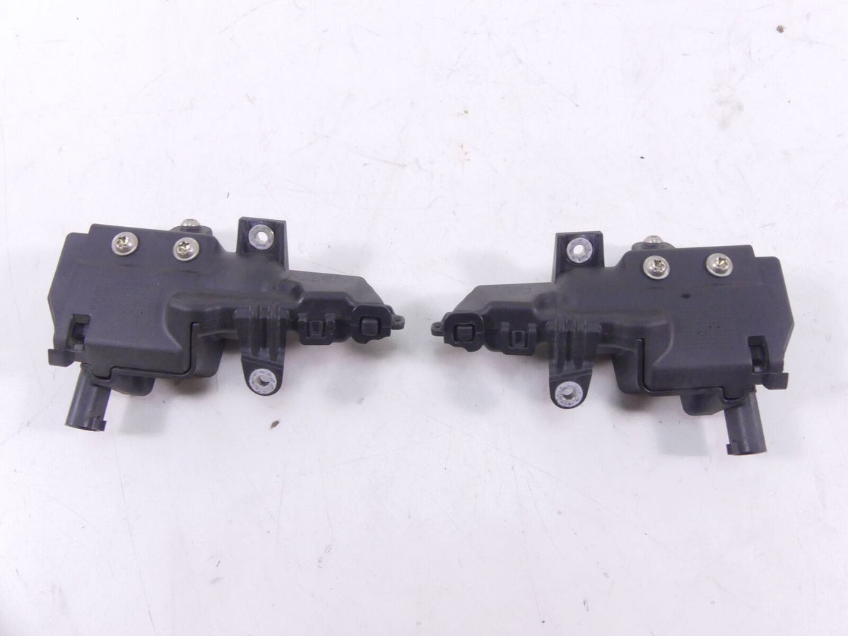 2017 BMW R1200RT RTW K52 Saddlebag Electronic Lock Set Actuator 46547727407 {{ shop.shopifyCountryName }} - Mototech271