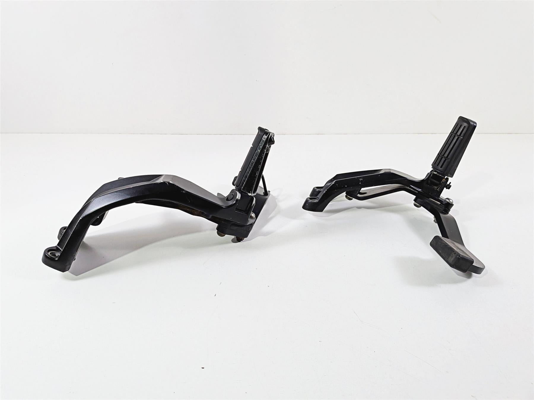 2012 Yamaha XT1200 Super Tenere Rear Passenger Foot Peg Set 23P-27430-00-00 {{ shop.shopifyCountryName }} - Mototech271