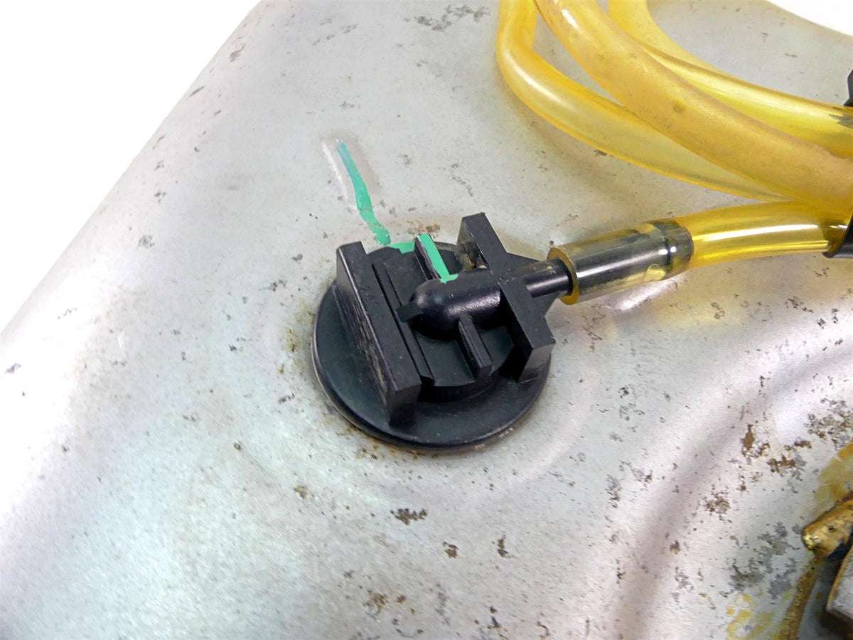 2018 Can Am Commander 1000R XT Metal Fuel Gas Petrol Tank Reservoir 709000753 {{ shop.shopifyCountryName }} - Mototech271