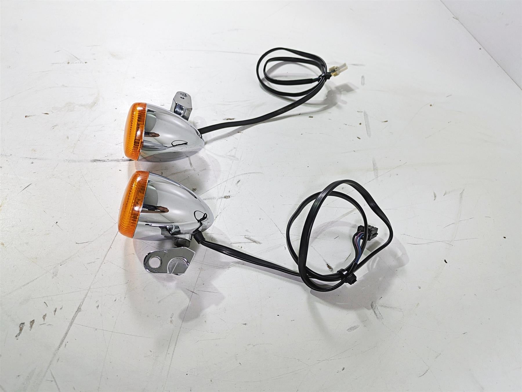 2012 Harley FLD Dyna Switchback Chrome Front Turn Signal Blinker Set 68972-00 {{ shop.shopifyCountryName }} - Mototech271