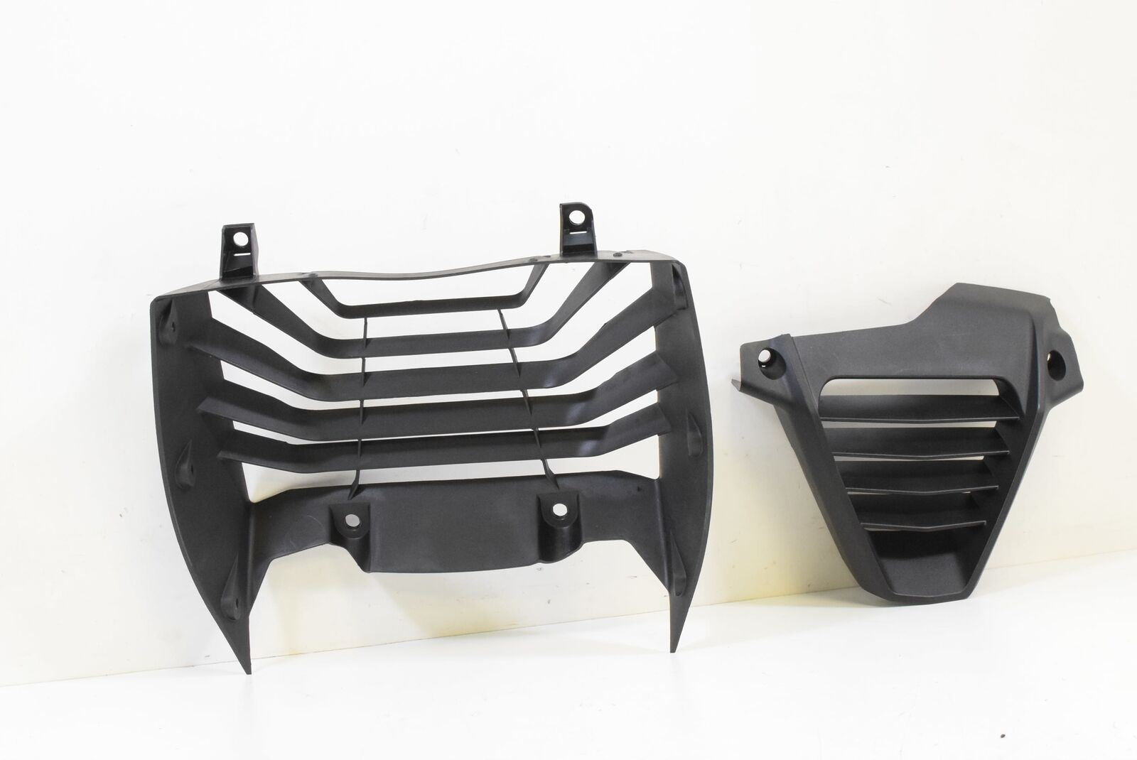 2018 KTM RC390 RC 390 Duke Radiator Fan Cover Grille Housing Set 90508011000 {{ shop.shopifyCountryName }} - Mototech271