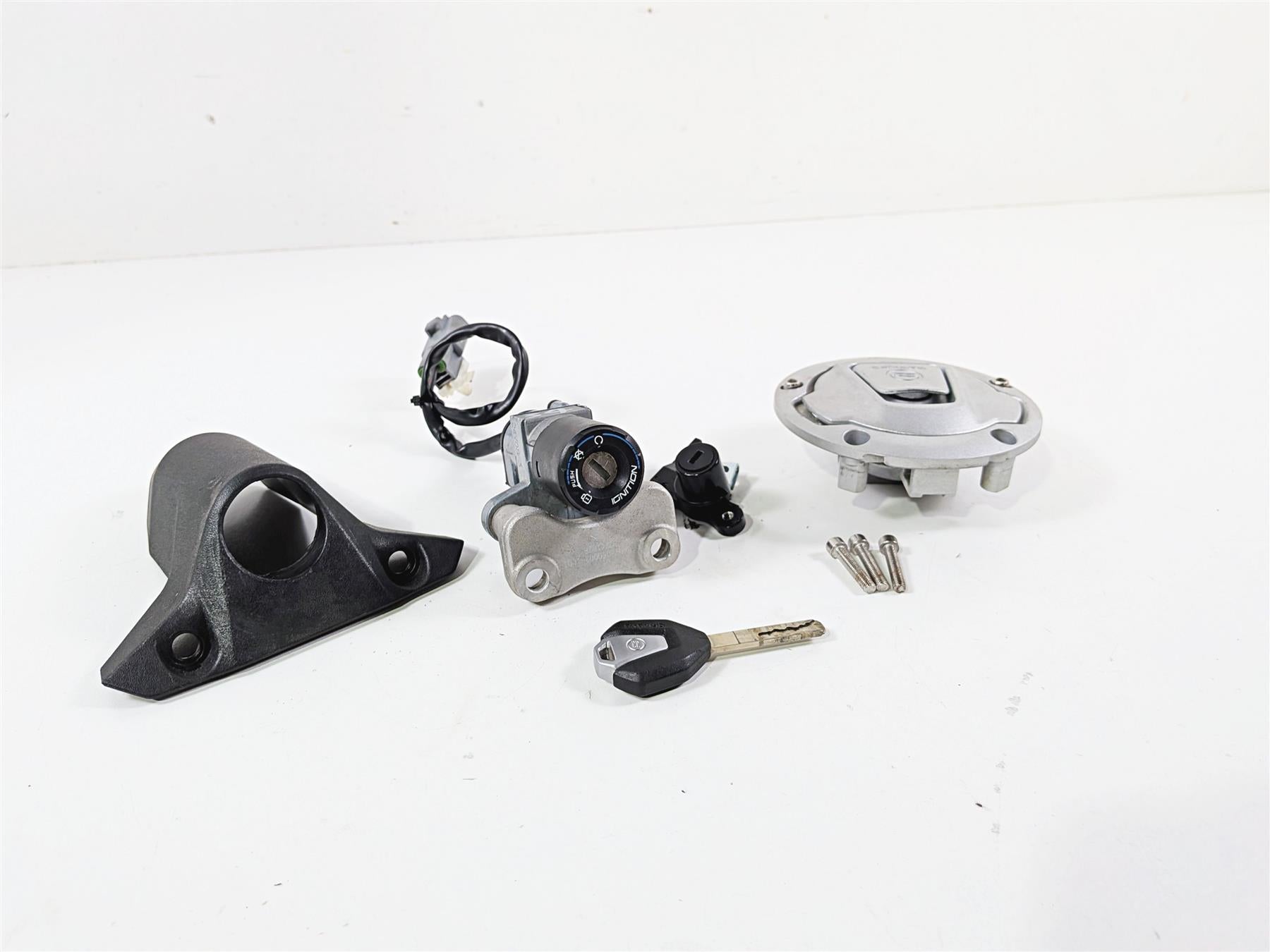 2025 CFMoto 450 SS Ignition Switch Key Lock Set Gas Cap 6AQV-011000-1002 {{ shop.shopifyCountryName }} - Mototech271