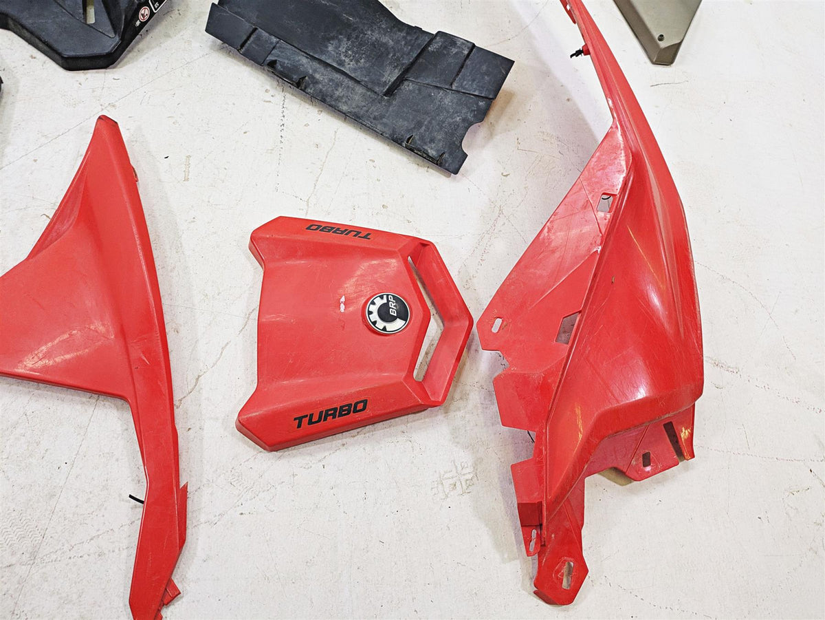 2020 Can Am Maverick X3 Turbo R STD Outer Coloured Fairings Covers Set 705012458 {{ shop.shopifyCountryName }} - Mototech271