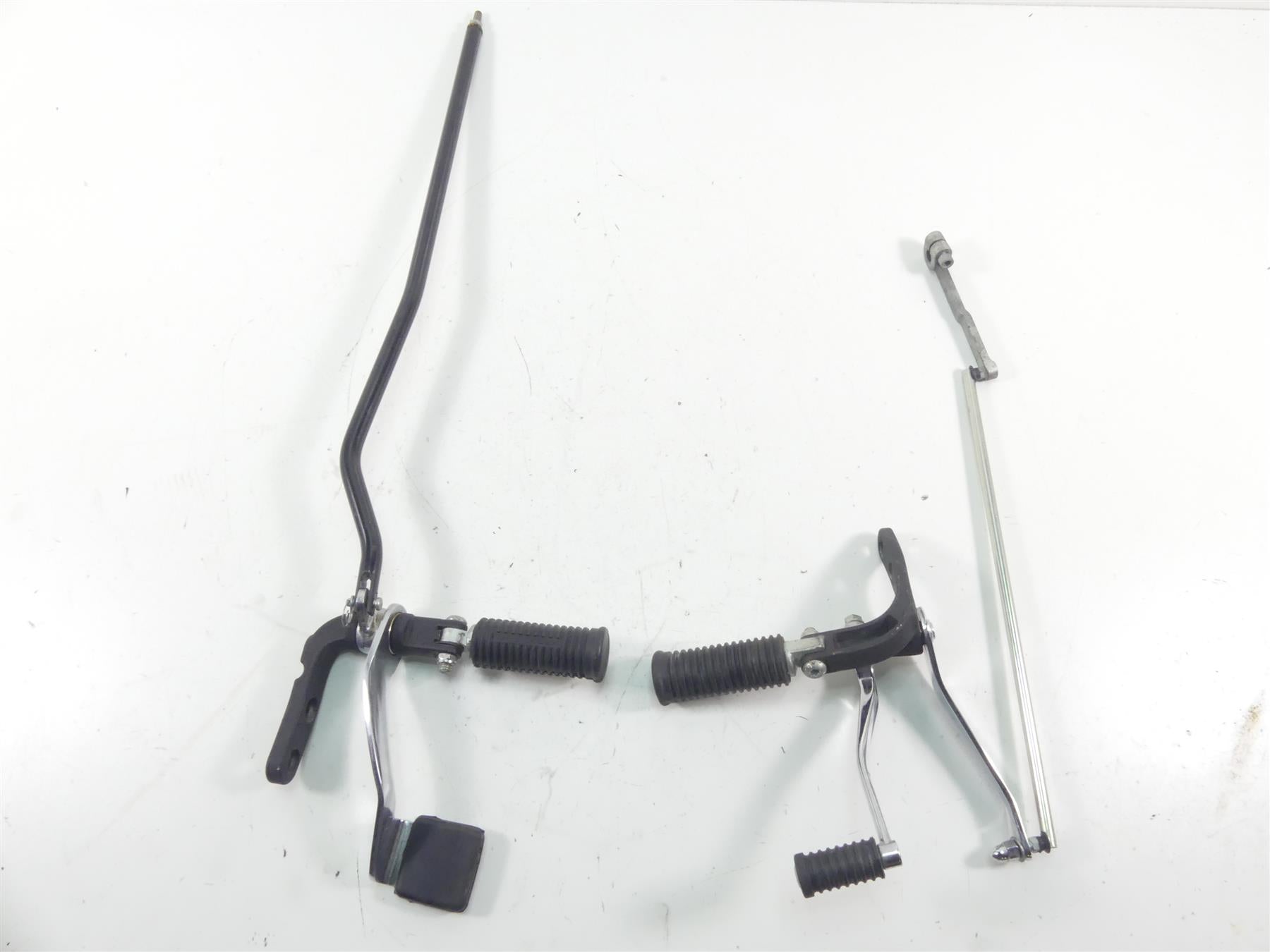 2010 Harley FXDWG Dyna Wide Glide Front Left Right Forward Foot Control 33693-03 {{ shop.shopifyCountryName }} - Mototech271