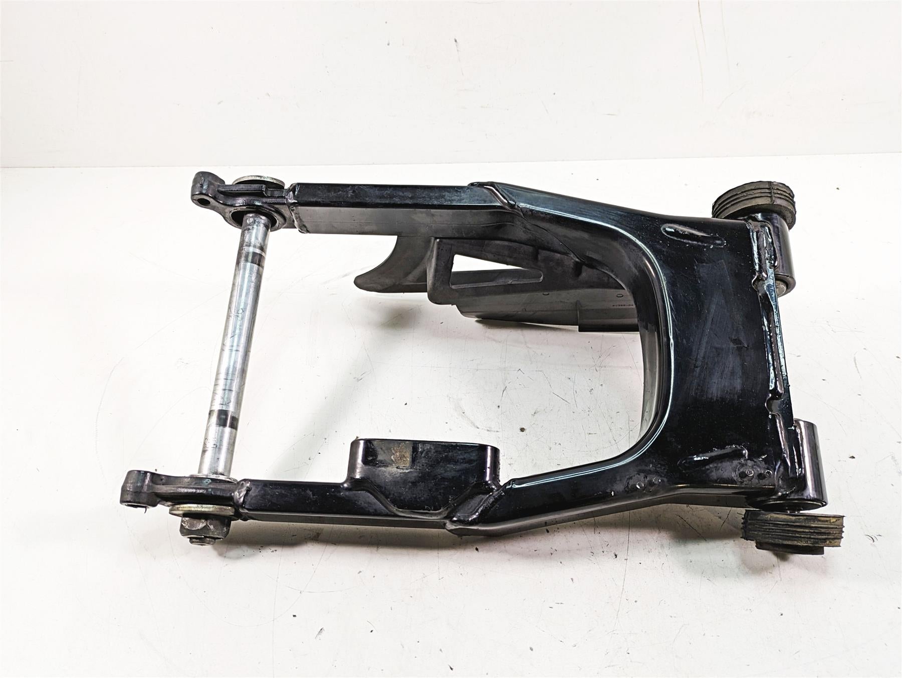 2008 Harley FLHTCU Electra Glide Straight Rear Swingarm Swing Arm 47549-02A {{ shop.shopifyCountryName }} - Mototech271