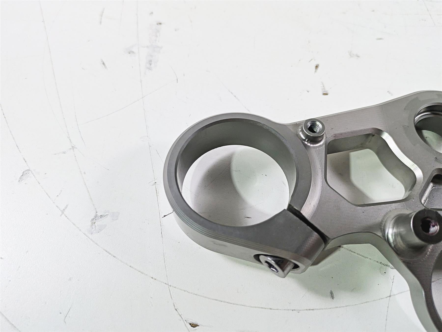 2020 Triumph Daytona 765 Moto2 Upper Triple Tree LIMITED # 424 50mm T2049790 {{ shop.shopifyCountryName }} - Mototech271