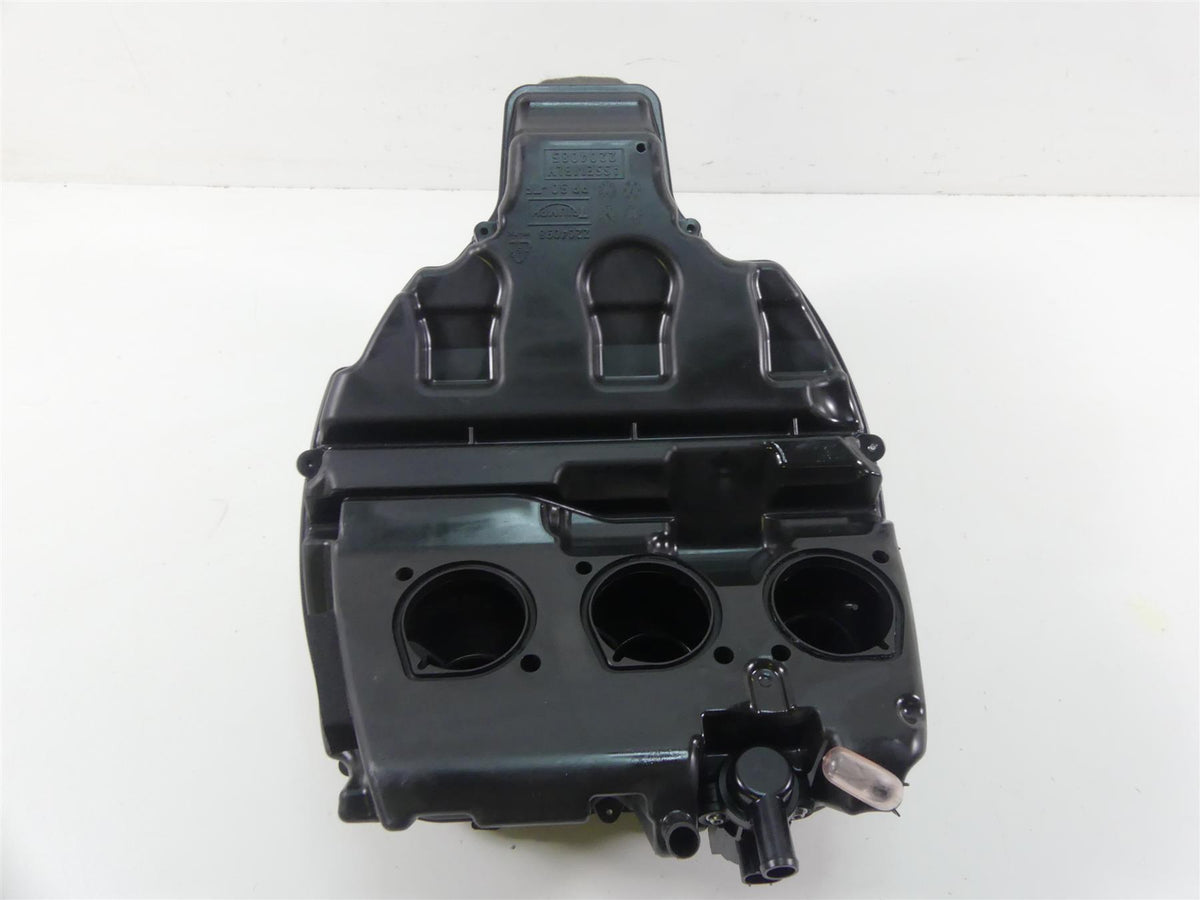 2020 Triumph Speed Triple RS 1050 Air Box Cleaner Breather Filter Set T2205575 {{ shop.shopifyCountryName }} - Mototech271