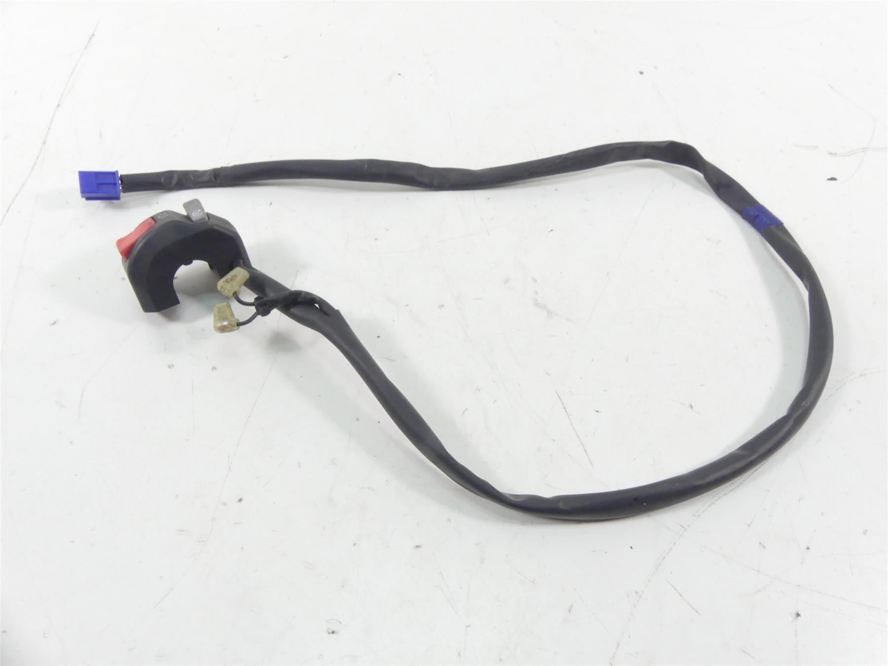 2007 Yamaha FZ1 Fazer Right Hand Kill Start Control Switch 2D1-83975-00-00 {{ shop.shopifyCountryName }} - Mototech271