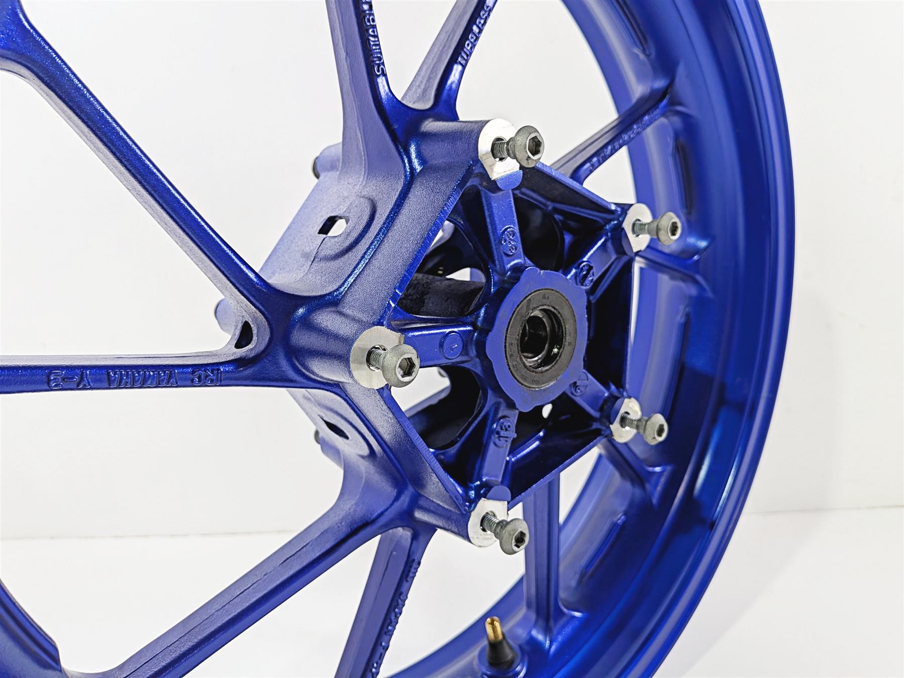 2025 Yamaha YZF R7 Straight Front Blue Wheel Rim 17x3.5 2DR-25168-00 {{ shop.shopifyCountryName }} - Mototech271