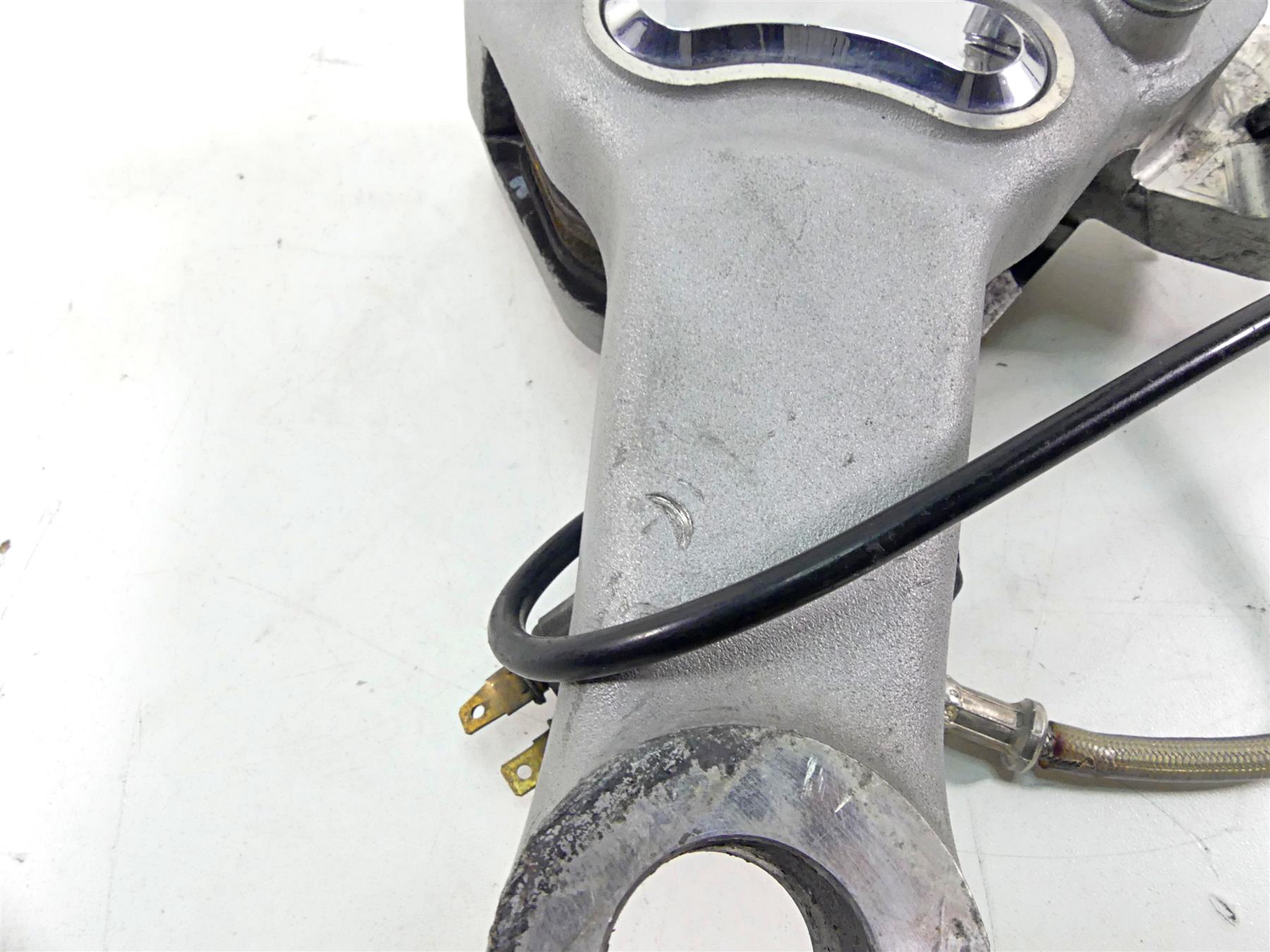 2005 Harley VRSCSE CVO V-Rod Rear Brake Caliper & Line 44681-05 {{ shop.shopifyCountryName }} - Mototech271