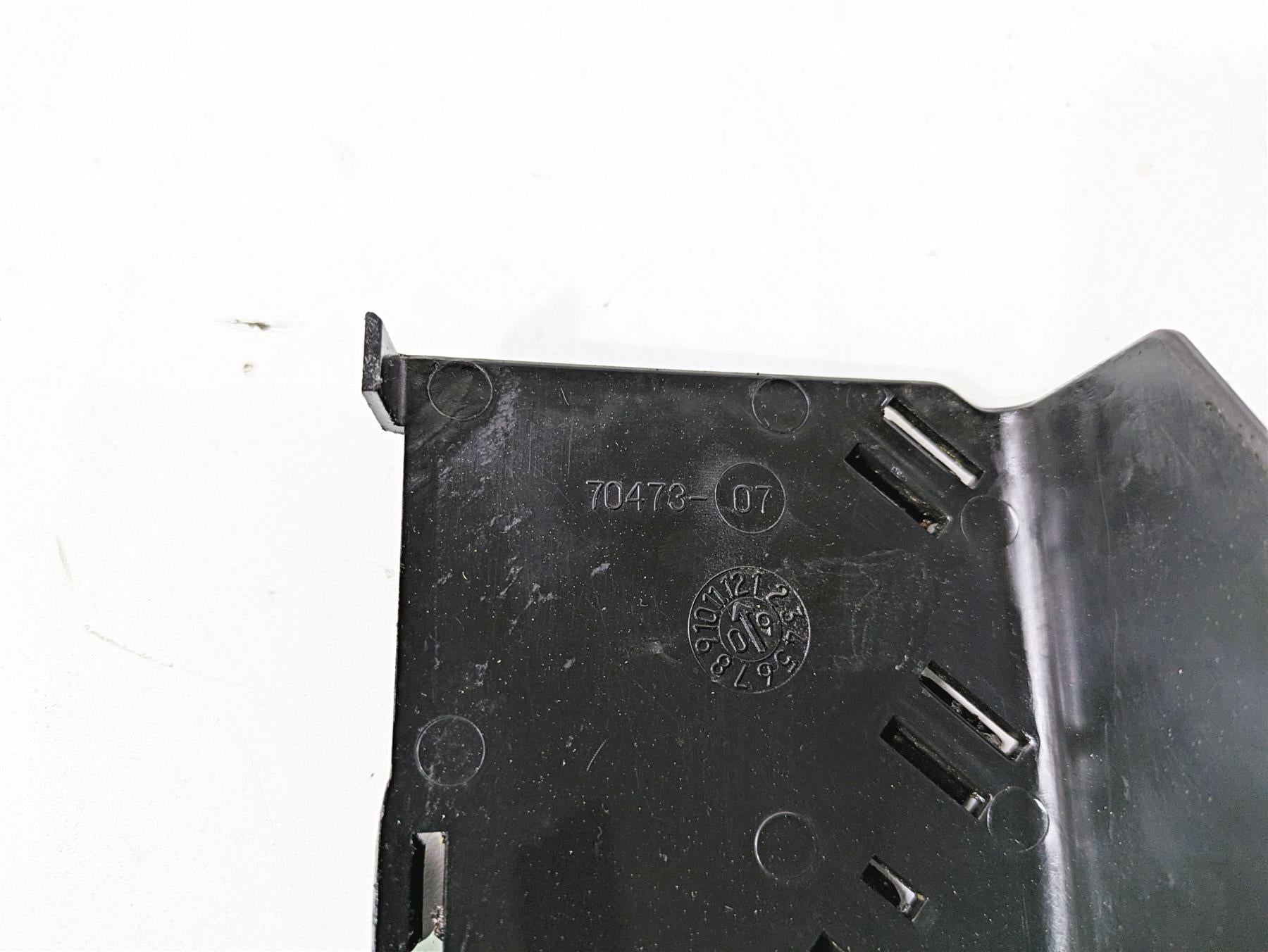 2010 Harley VRSCF Muscle Rod All Electric Plastic Holder In Set 70393-07 {{ shop.shopifyCountryName }} - Mototech271