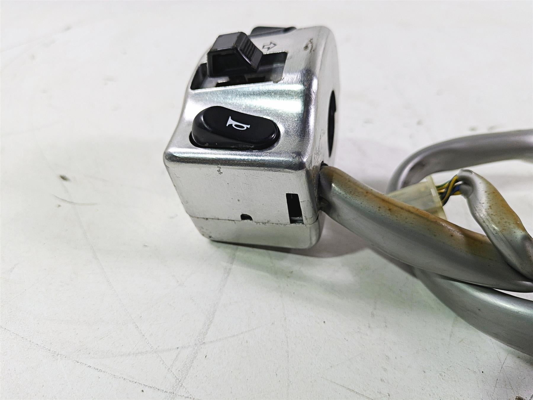 2004 Yamaha XVZ1300 Royal Star Left Hand Control Switch 4XY-83972-00-00 {{ shop.shopifyCountryName }} - Mototech271