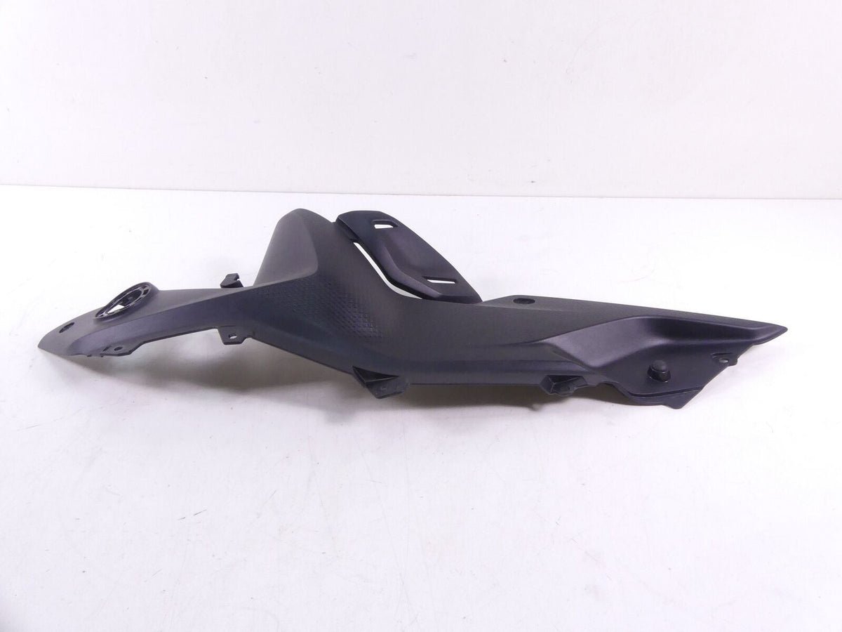 2016 BMW R1200RS K54 Between Leg Right Side Fairing 46638545320 {{ shop.shopifyCountryName }} - Mototech271