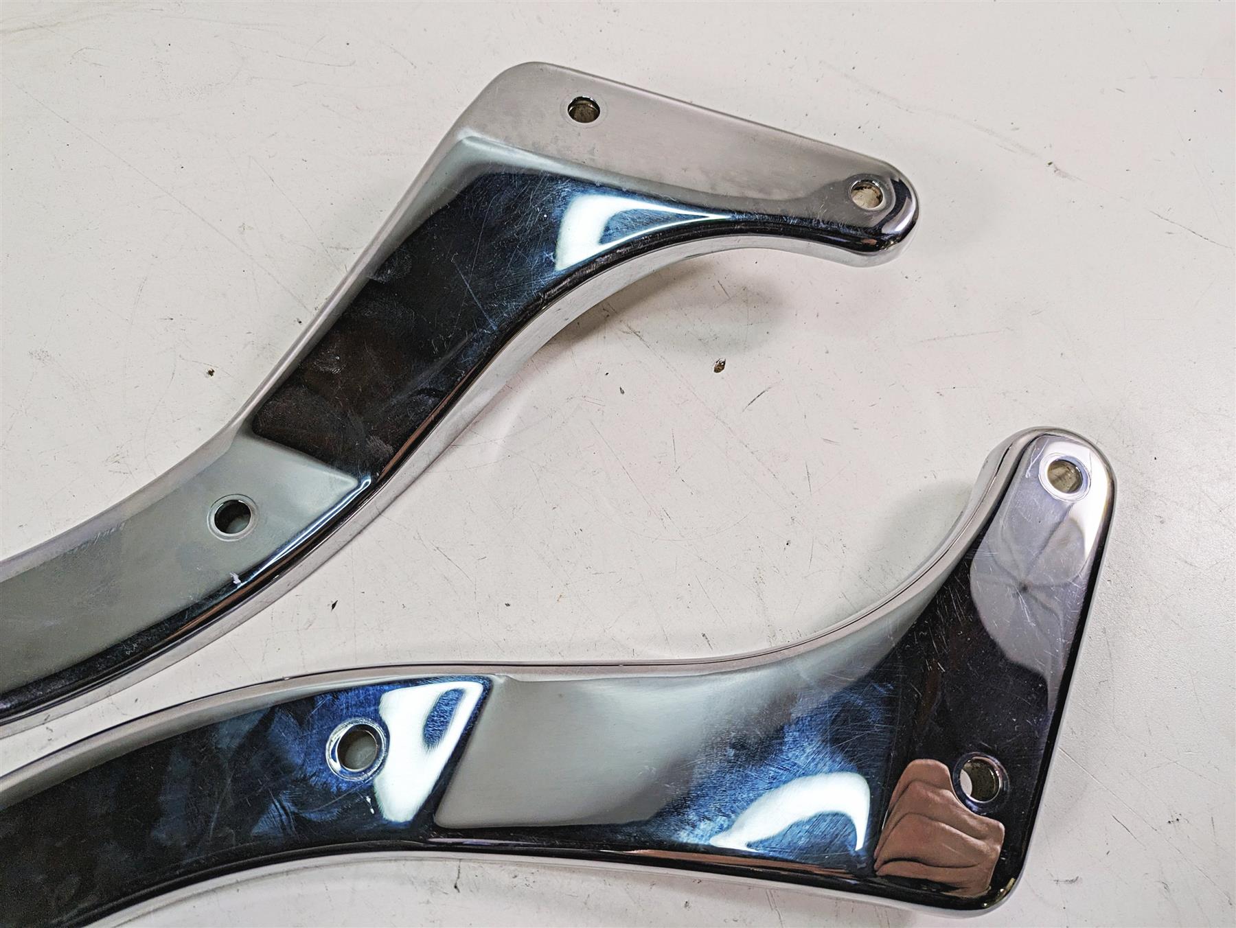 2006 Harley Softail FXSTSI Springer Rear Frame Fender Chrome Braces 60146-06A {{ shop.shopifyCountryName }} - Mototech271