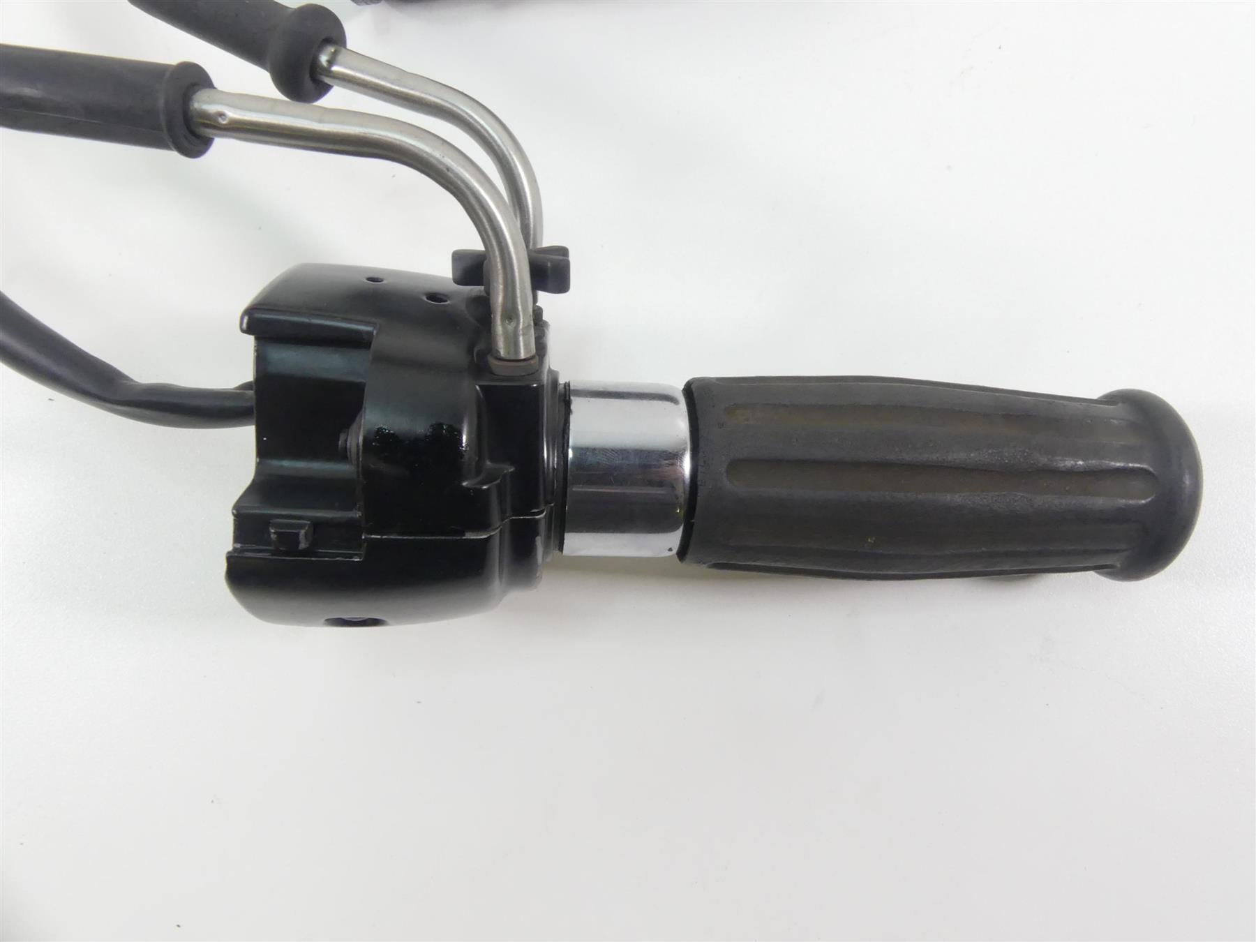 2008 Harley Softail FLSTSB Cross Bones Right Control Switch Throttle 71684-06 {{ shop.shopifyCountryName }} - Mototech271