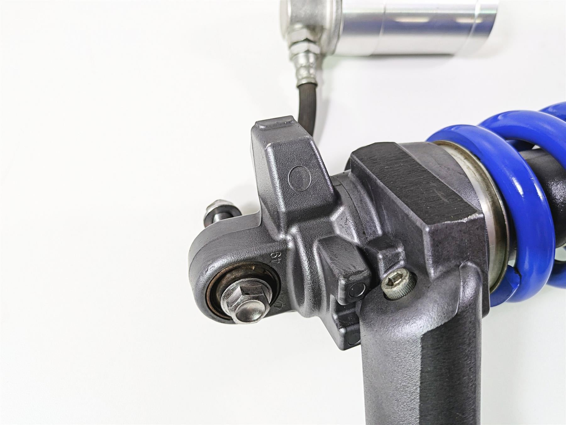 2015 Triumph Tiger Explorer XC Rear Suspension Shock Damper T2058500 {{ shop.shopifyCountryName }} - Mototech271