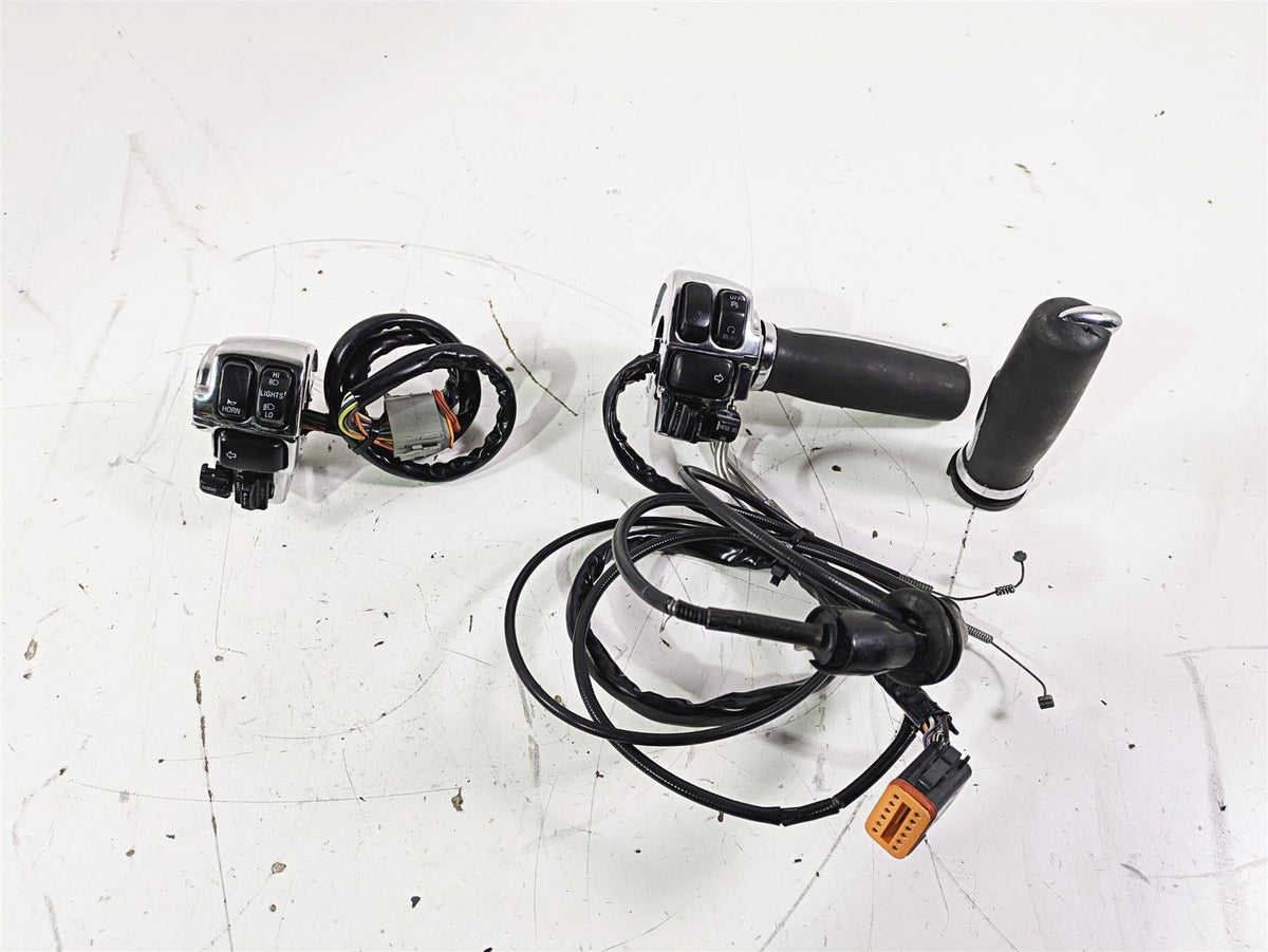 2003 Harley Touring FLHTCUI E-Glide 100th Chrome Control Switch Set 71597-96 {{ shop.shopifyCountryName }} - Mototech271