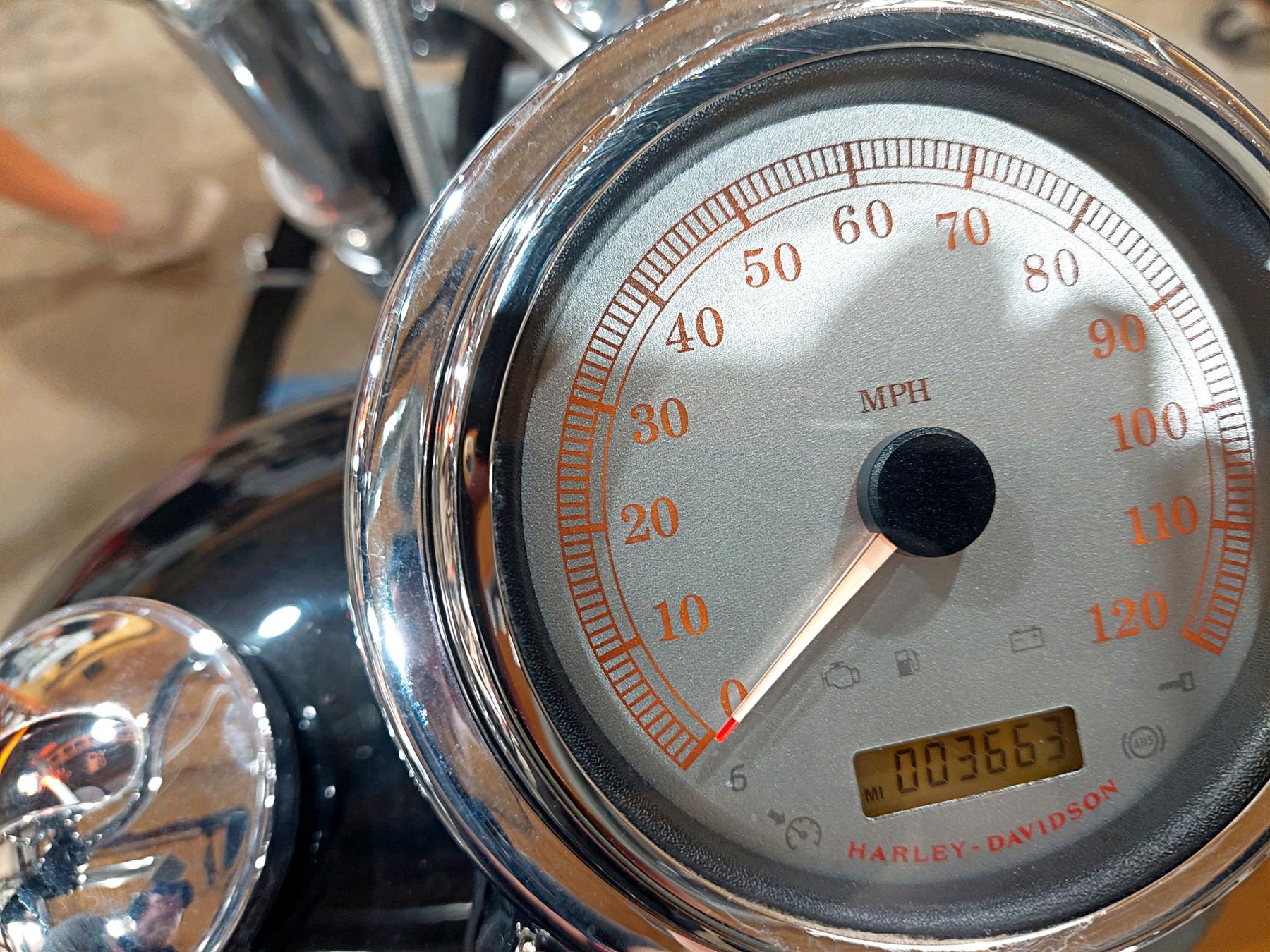 2010 Harley FXDF Dyna Fat Bob Speedometer Gauge Instrument 3K 67096-09 {{ shop.shopifyCountryName }} - Mototech271