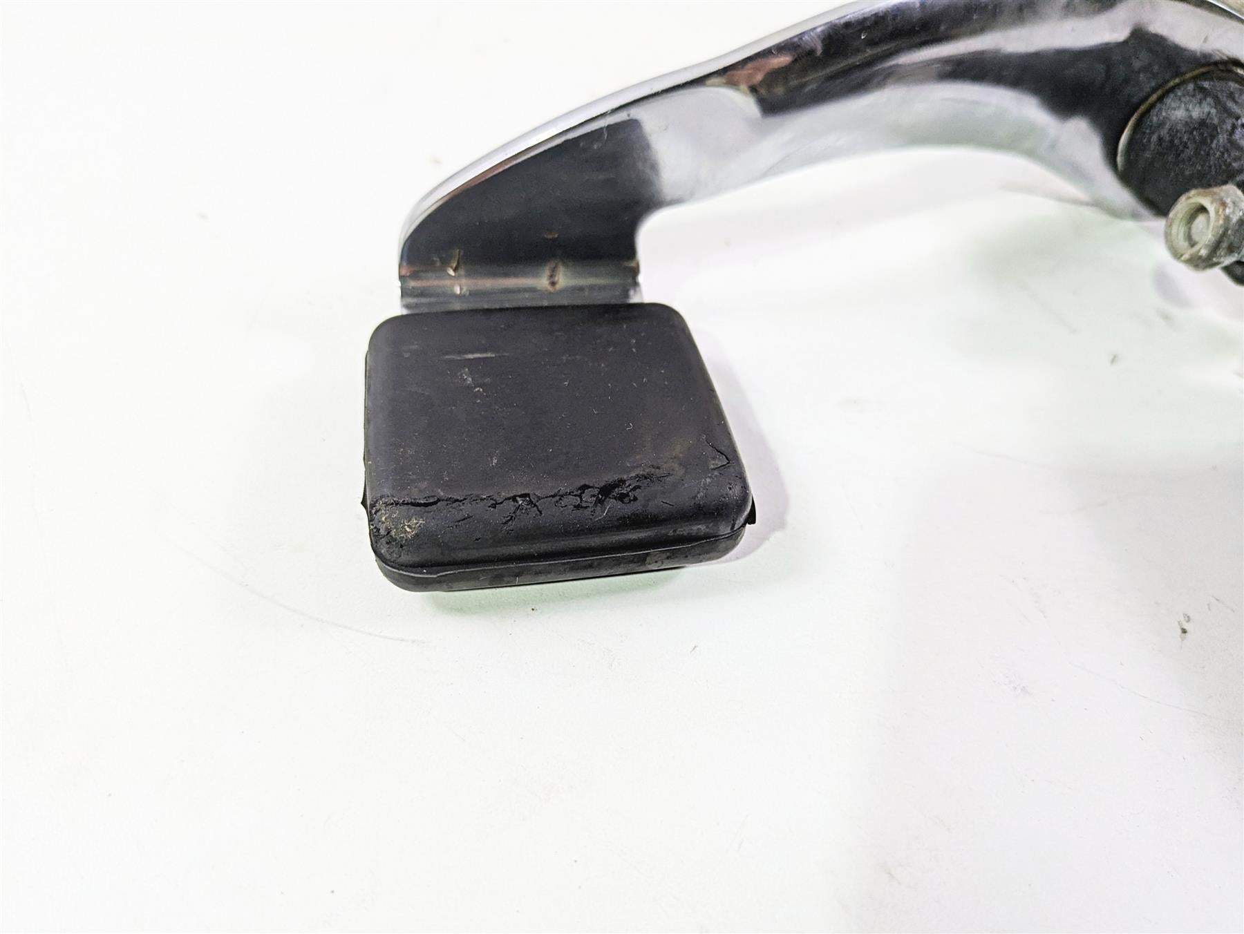 2015 Harley FXDF Dyna Fat Bob Front Right Fw Foot peg & Brake Pedal 42663-03A {{ shop.shopifyCountryName }} - Mototech271