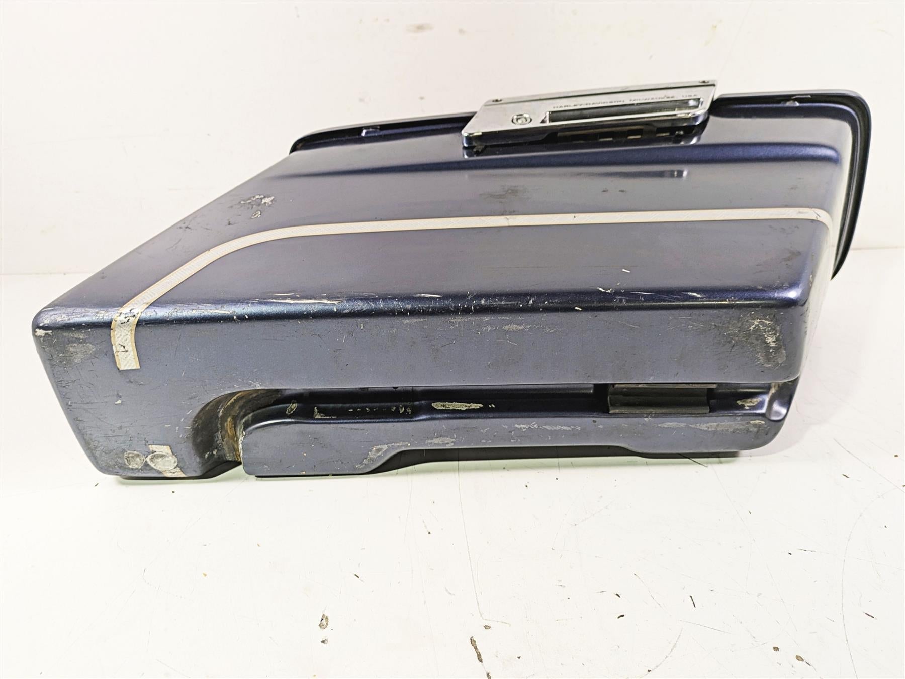 2003 Harley Touring FLHTCUI E-Glide 100th Right Saddle Bag Saddlebag 90752-93 {{ shop.shopifyCountryName }} - Mototech271