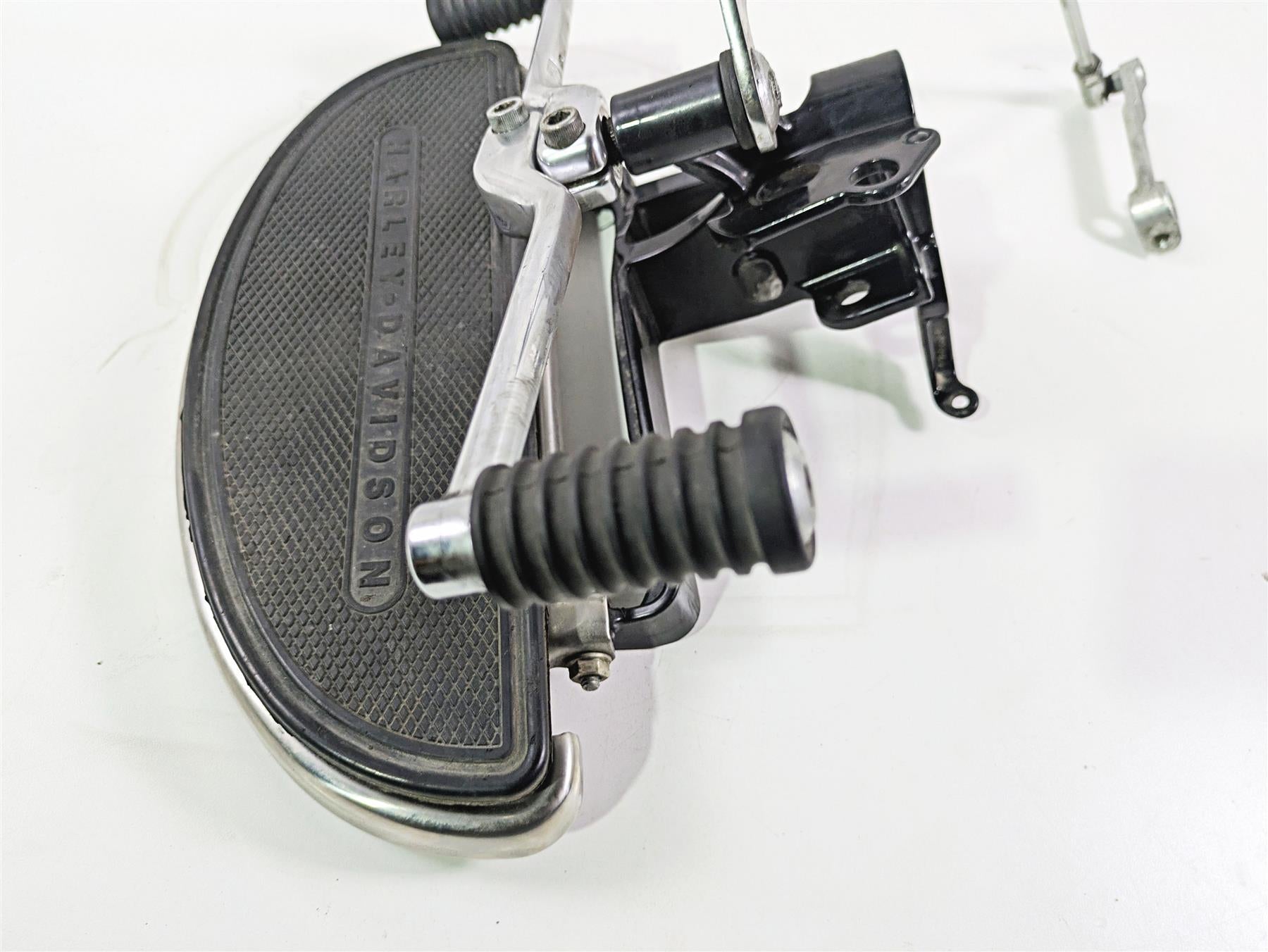 2017 Harley Softail Heritage Classic FLSTC Left Front Floorboard Set 33630-07A {{ shop.shopifyCountryName }} - Mototech271