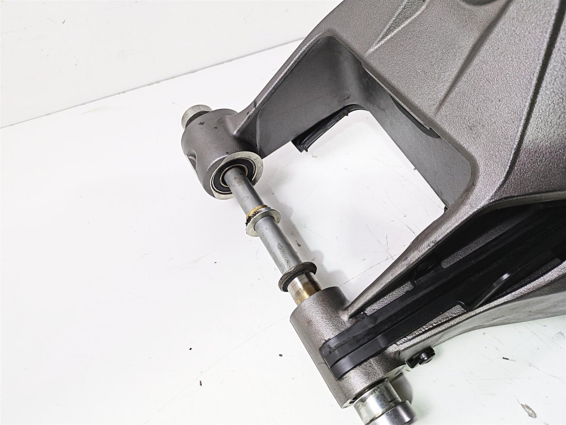 2017 Ducati Monster 1200 S Swingarm Swing Arm Axle Set 37021961CA