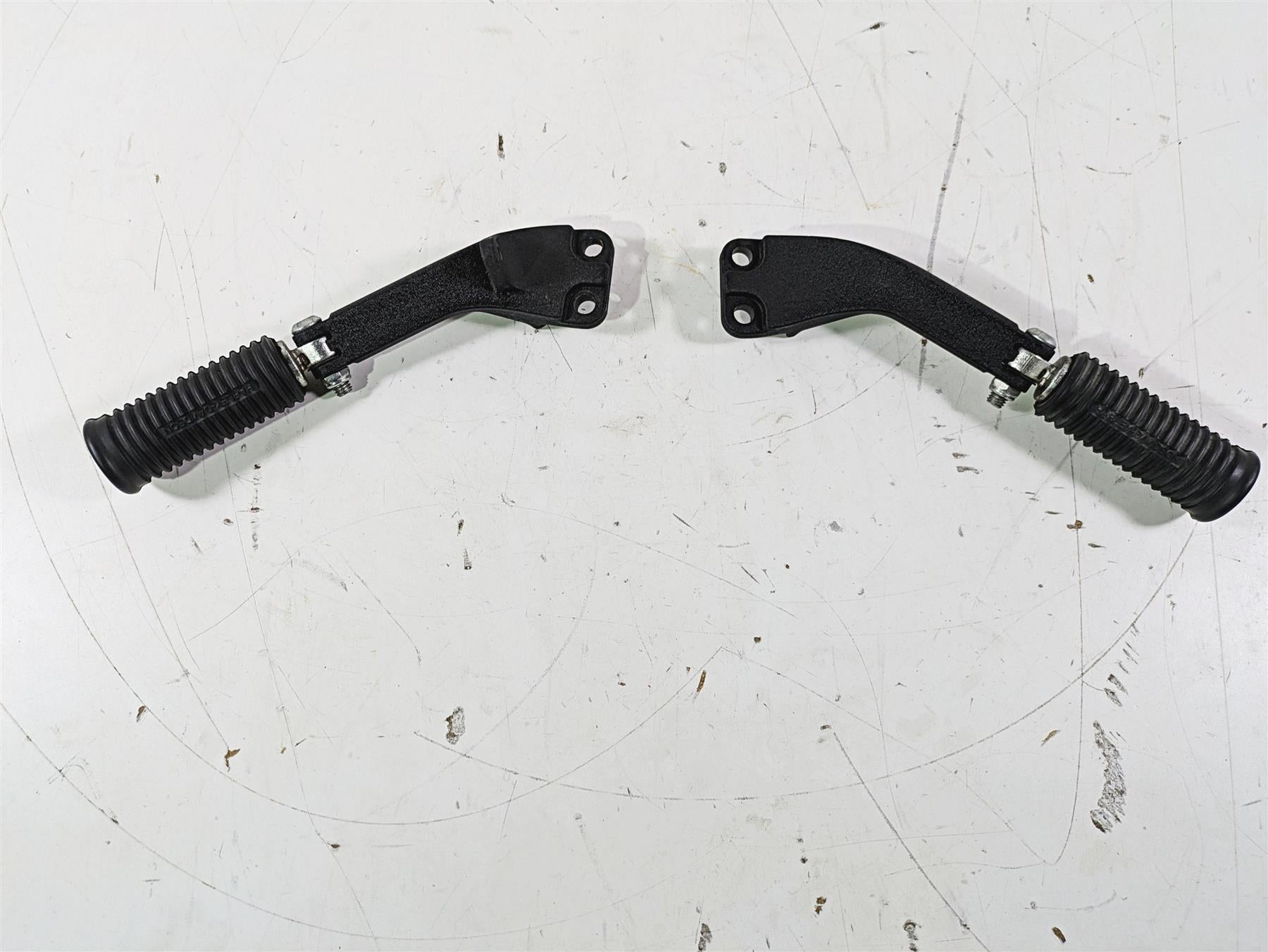 2015 Harley FXDL Dyna Low Rider Rear Passenger Footpeg Rest 49230-06 49224-06A {{ shop.shopifyCountryName }} - Mototech271