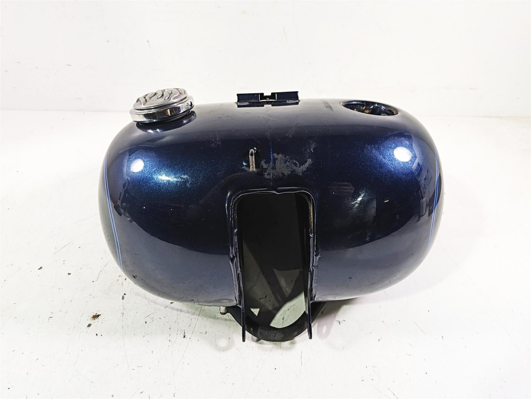 2002 Harley FLSTC Softail Heritage Fuel Gas Petrol Tank -No Dents 62180-00D {{ shop.shopifyCountryName }} - Mototech271