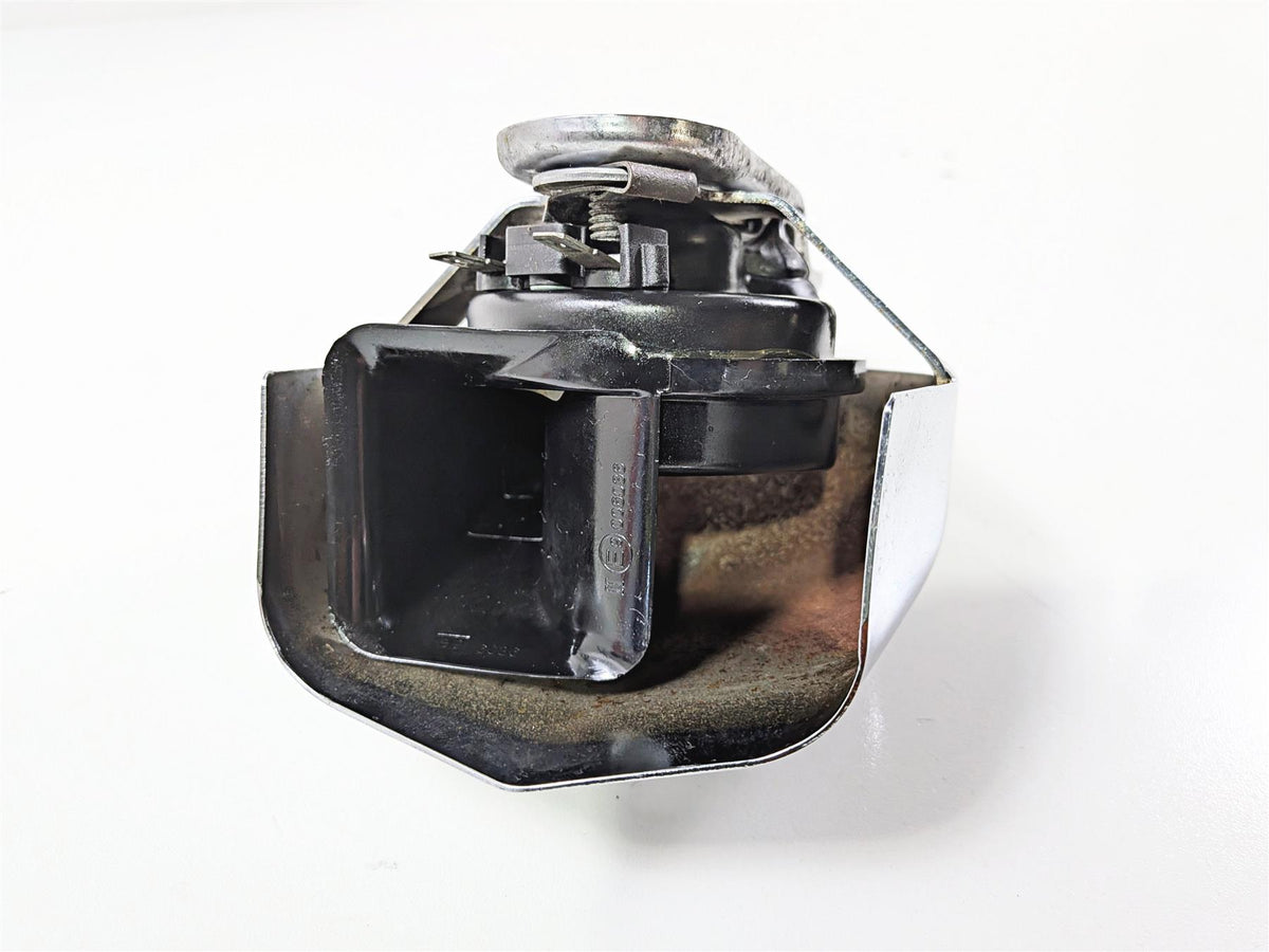 1993 Harley Touring FLHTCU Electra Glide Horn & Chrome Cover 69060-90H 61300478A {{ shop.shopifyCountryName }} - Mototech271