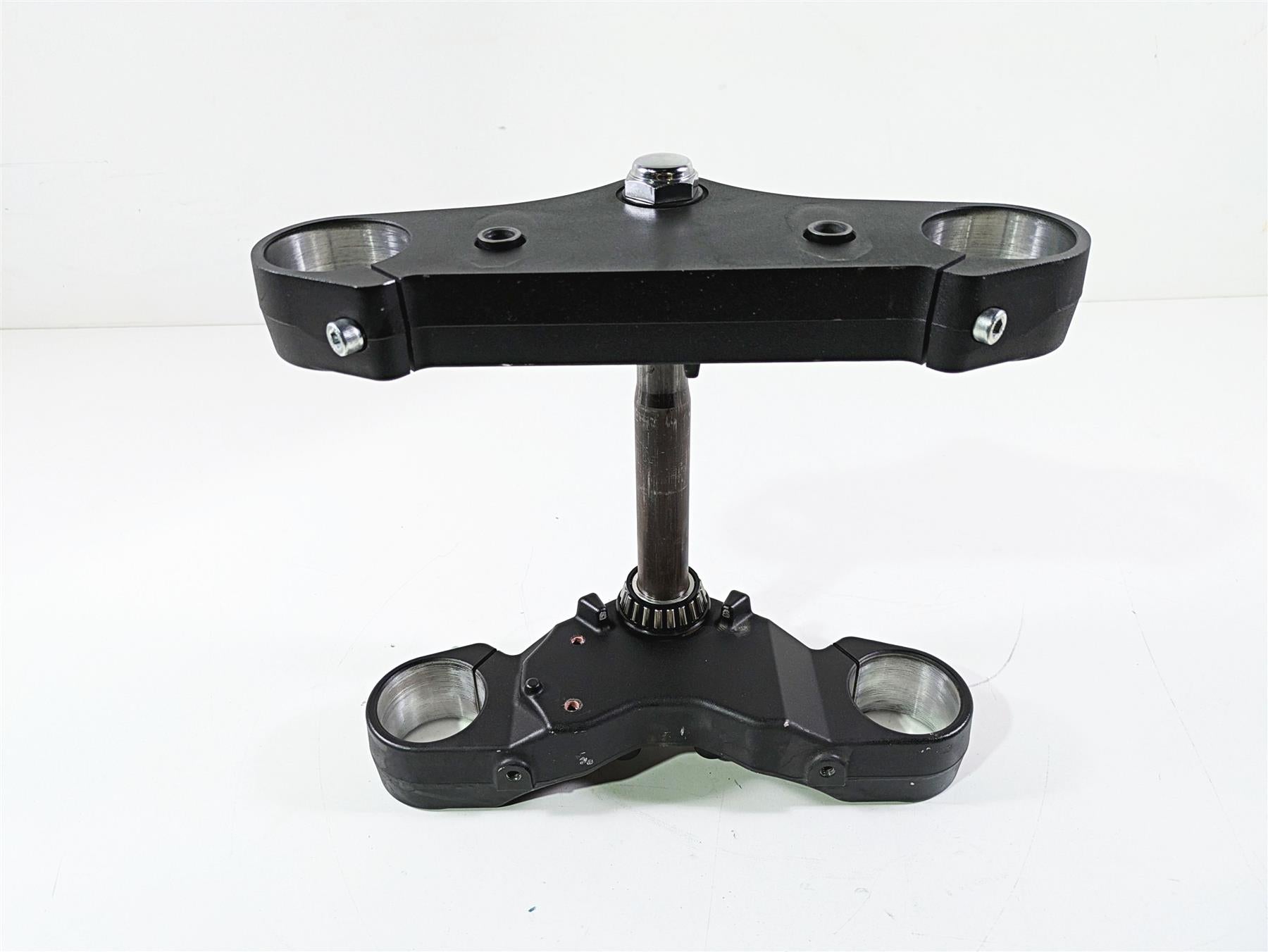 2016 Suzuki M109R VZR1800 Boulevard Upper Lower Triple Tree Set 51311-48G30 {{ shop.shopifyCountryName }} - Mototech271