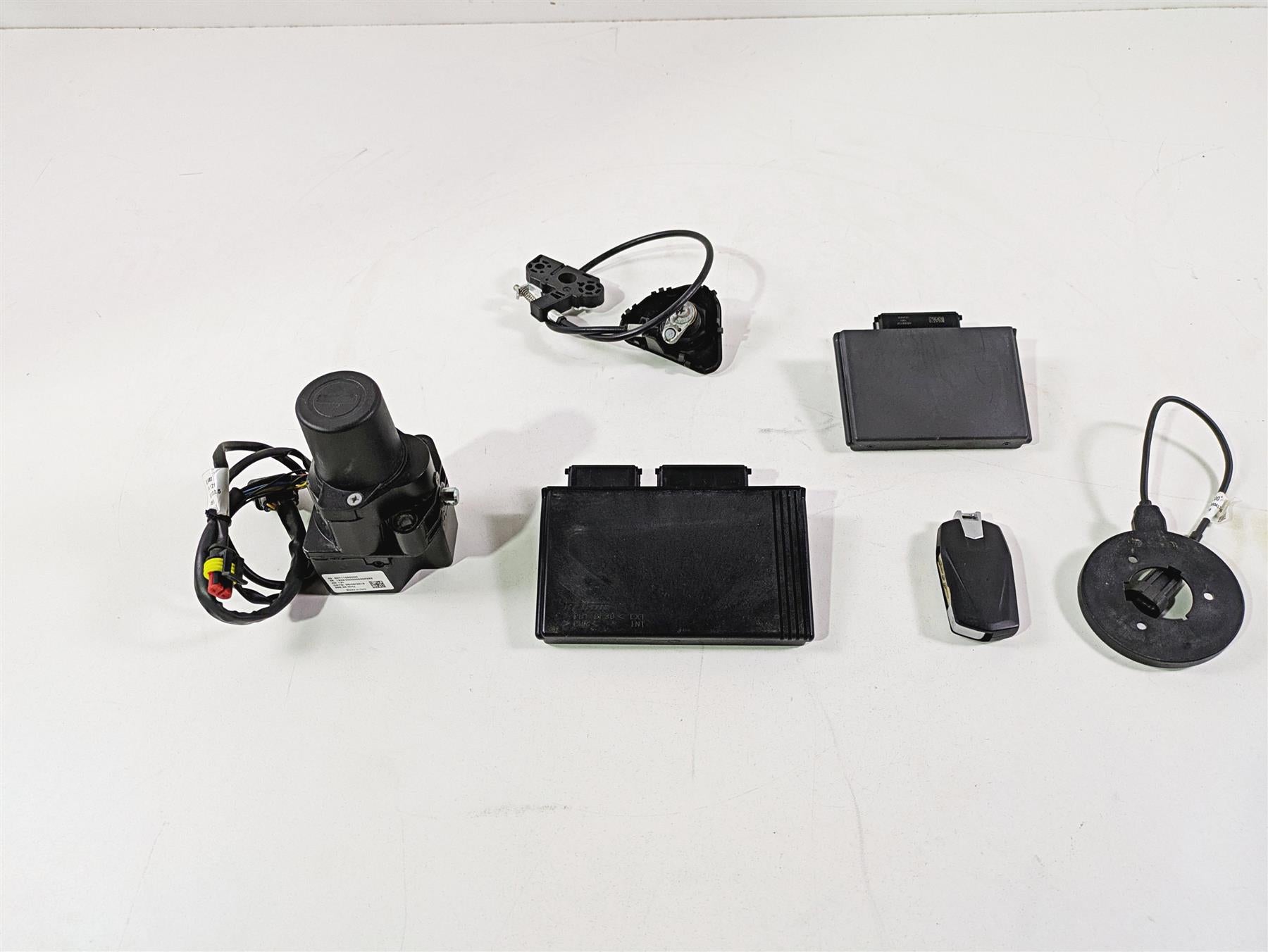 2020 KTM 1290 Super Adventure R Cdi Ecm Handsfree Ignition Switch 60711066044 {{ shop.shopifyCountryName }} - Mototech271