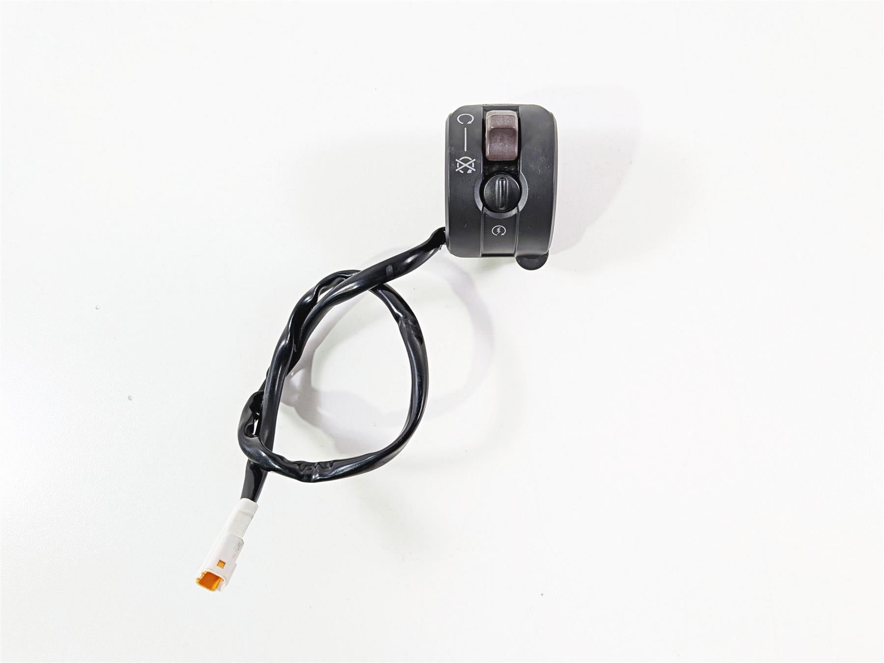 2019 Ducati 959 Panigale Right Hand Start Stop Control Switch - Read 65010094I {{ shop.shopifyCountryName }} - Mototech271