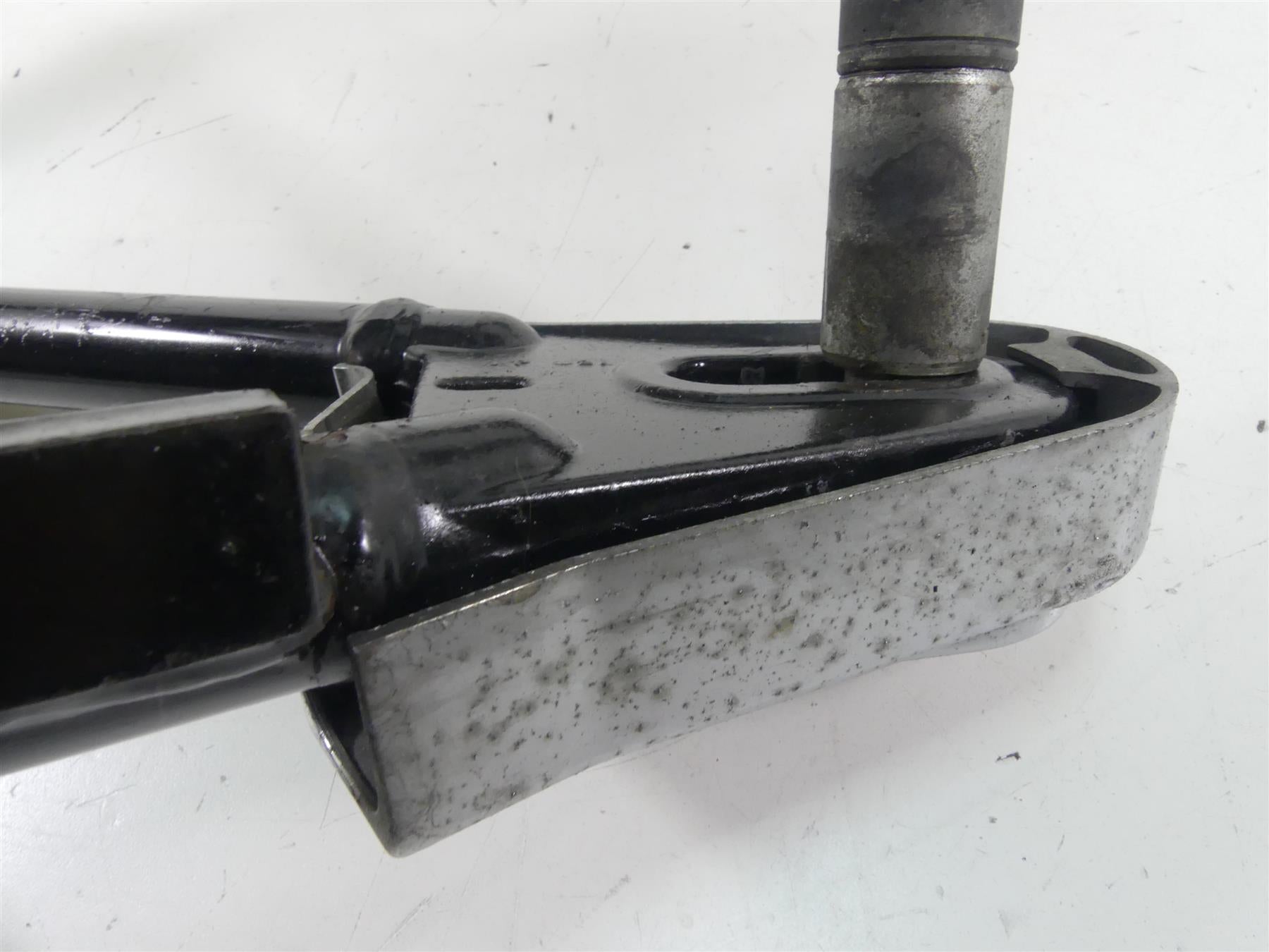 2002 Harley Softail FXSTDI Deuce Rear Swingarm Swing Arm & Covers 48746-07 {{ shop.shopifyCountryName }} - Mototech271