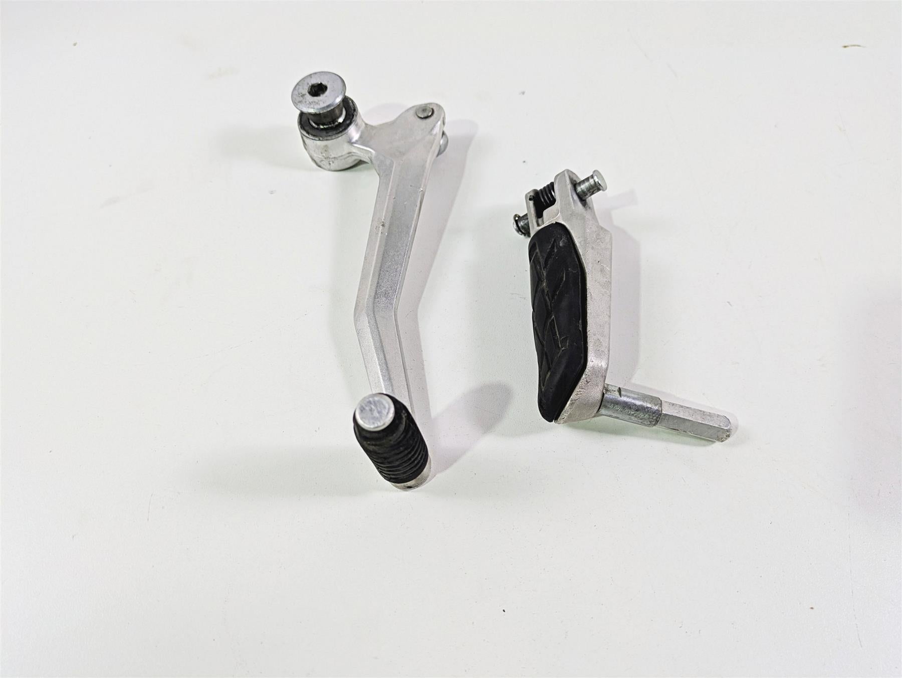 2023 Suzuki GSX1300 RR Hayabusa Left Front Footpeg & Shifter - Read 43521-10L00