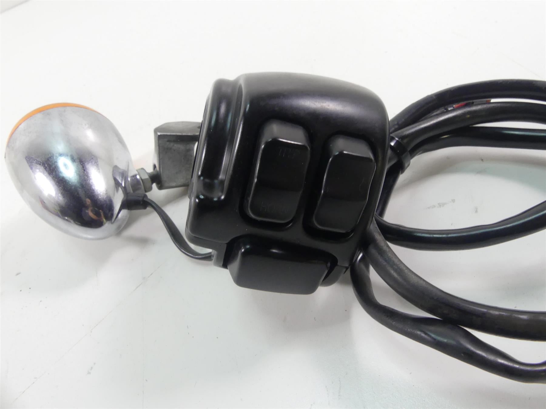 2014 Harley FXDF Dyna Fat Bob Left Control Switch + Turn Signal Blinker 72945-12 {{ shop.shopifyCountryName }} - Mototech271