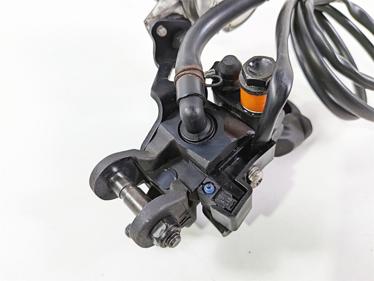 2022 Triumph Tiger 900 GT Pro Front Radial Brake Master Cylinder T2022194 {{ shop.shopifyCountryName }} - Mototech271