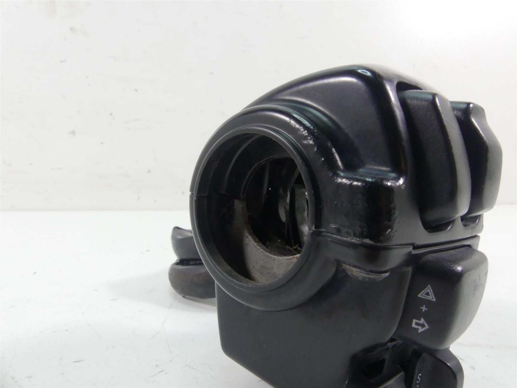 2013 Harley Touring FLHTK Electra Glide Left Hand Control Switch 71682-06A {{ shop.shopifyCountryName }} - Mototech271