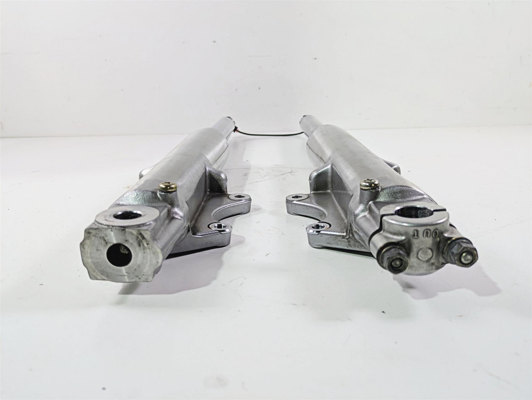 1999 Harley Touring FLHTCUI E-Glide Front Fork Legs READ 45826-97 45833-97 {{ shop.shopifyCountryName }} - Mototech271