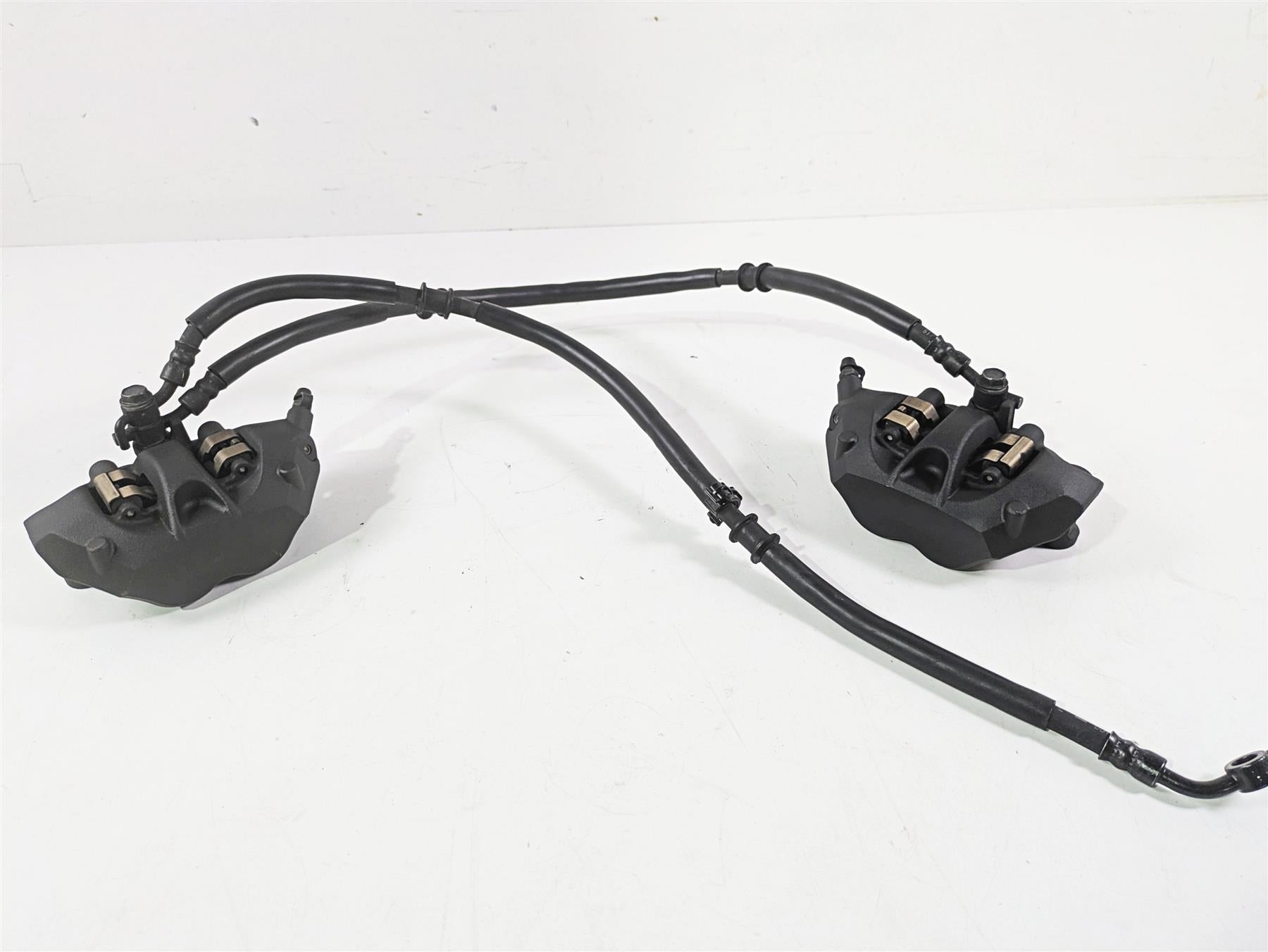 2020 Kawasaki ZX6R ZX636 Ninja Front Brake Caliper Set 108mm 43080-0111-DJ {{ shop.shopifyCountryName }} - Mototech271