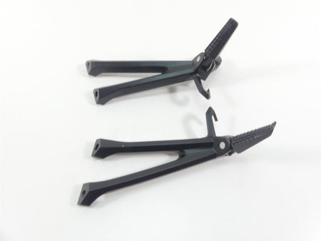 2022 Suzuki GSXR750 Rear Passenger Footpeg Foot Rest Set 43600-14J30 43700-14J30 {{ shop.shopifyCountryName }} - Mototech271