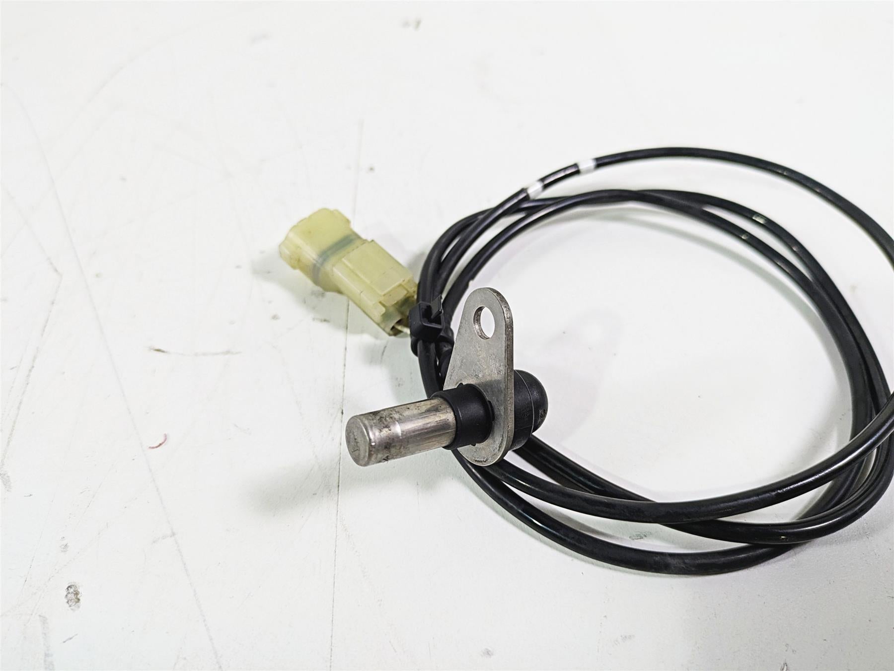 2015 Triumph Tiger Explorer XC Rear Abs Brake Wheel Speed Sensor T2024445 {{ shop.shopifyCountryName }} - Mototech271