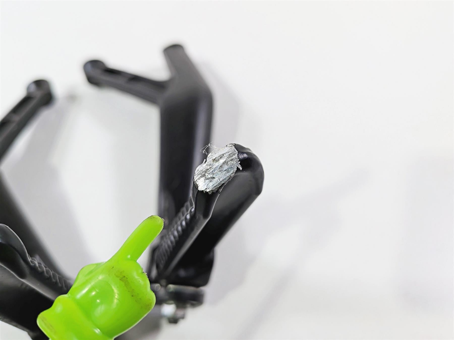 2016 Yamaha YZF R1 RN32 Rear Passenger Foot Peg Set 2CR-2741L-00-00 2CR-2742L-00 {{ shop.shopifyCountryName }} - Mototech271