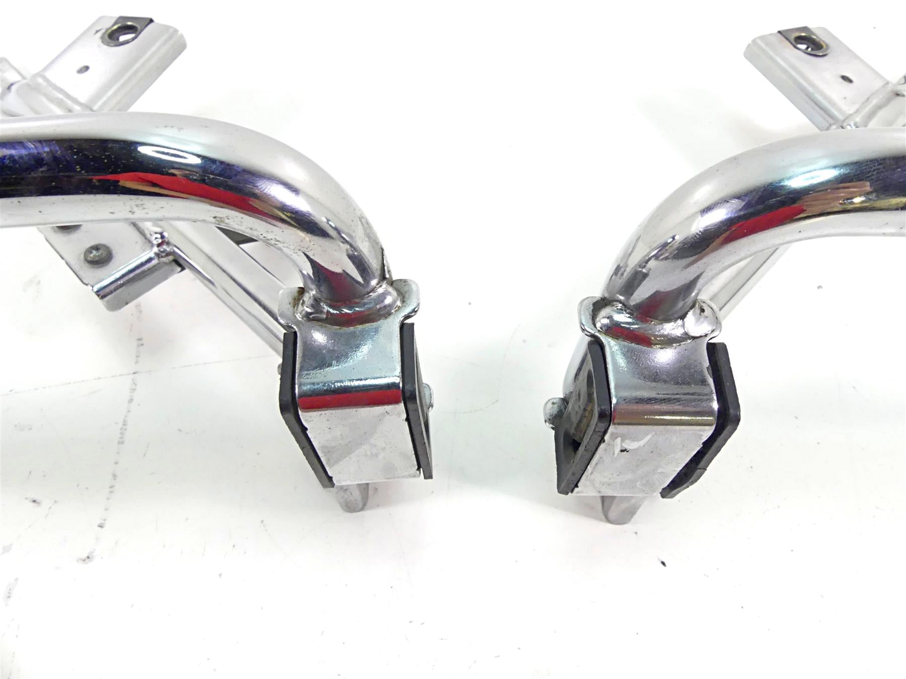 2011 Harley Touring FLTRX Road Glide Saddlebag Mount Guard Rail Set 49206-09A {{ shop.shopifyCountryName }} - Mototech271
