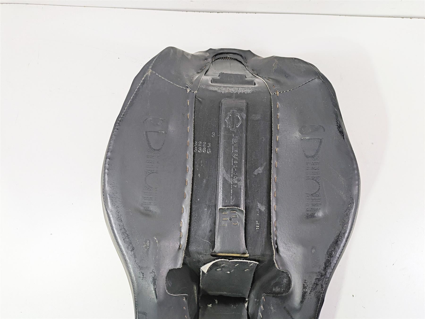 2010 Harley Touring FLHXSE CVO Street Glide Driver Rider Seat Saddle 51995-10A {{ shop.shopifyCountryName }} - Mototech271