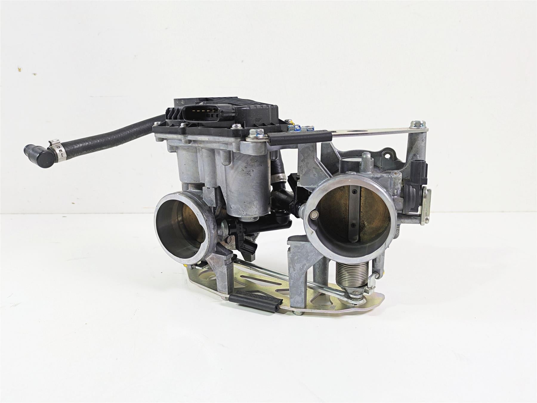 2017 KTM 1290 Super Duke GT Throttle Body Fuel Injectors Keihin 61341001000 {{ shop.shopifyCountryName }} - Mototech271