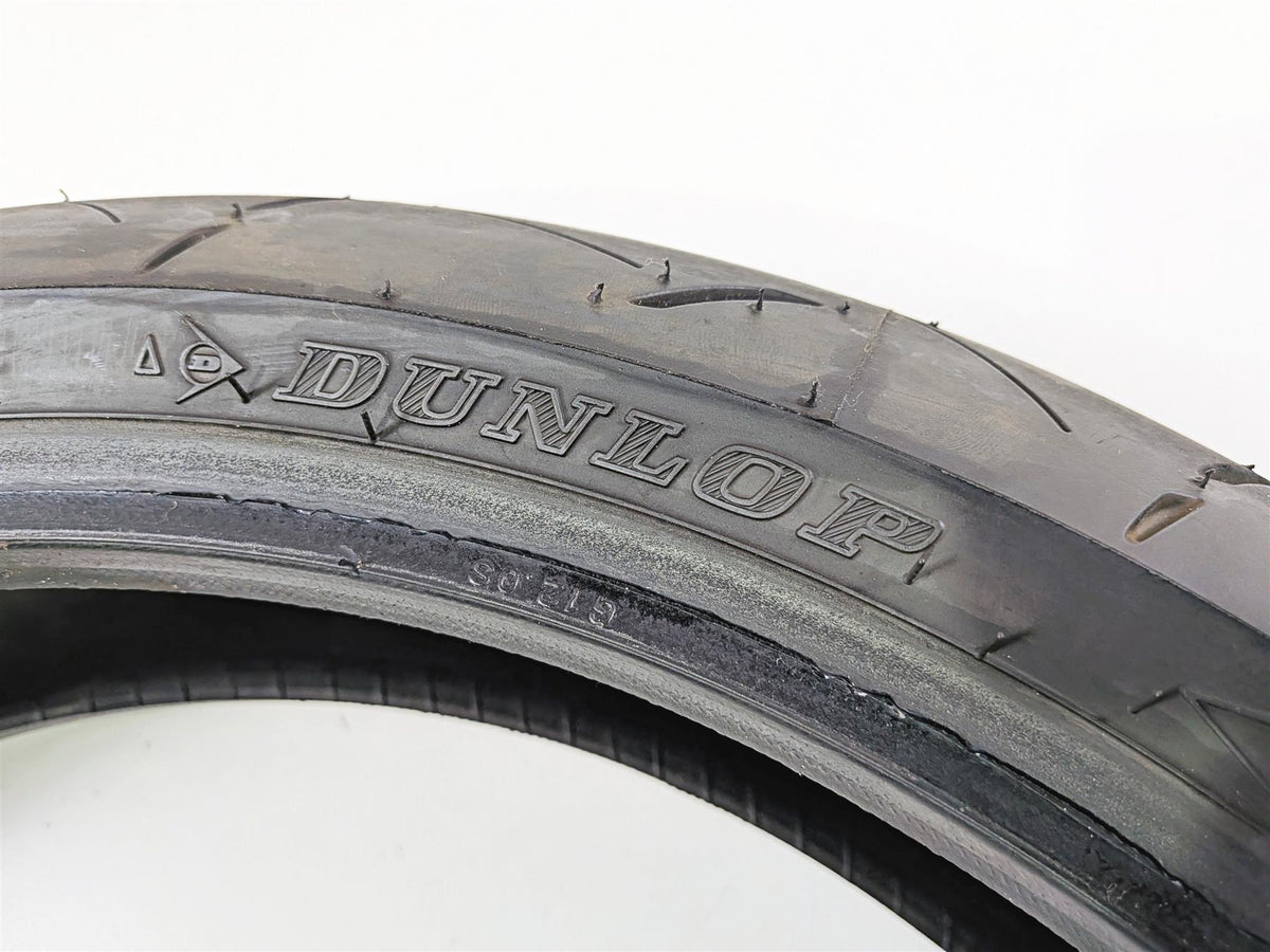 Used Front Motorcycle Tire Dunlop Sportmax Roadsport 2 120/70R17 45238704 {{ shop.shopifyCountryName }} - Mototech271